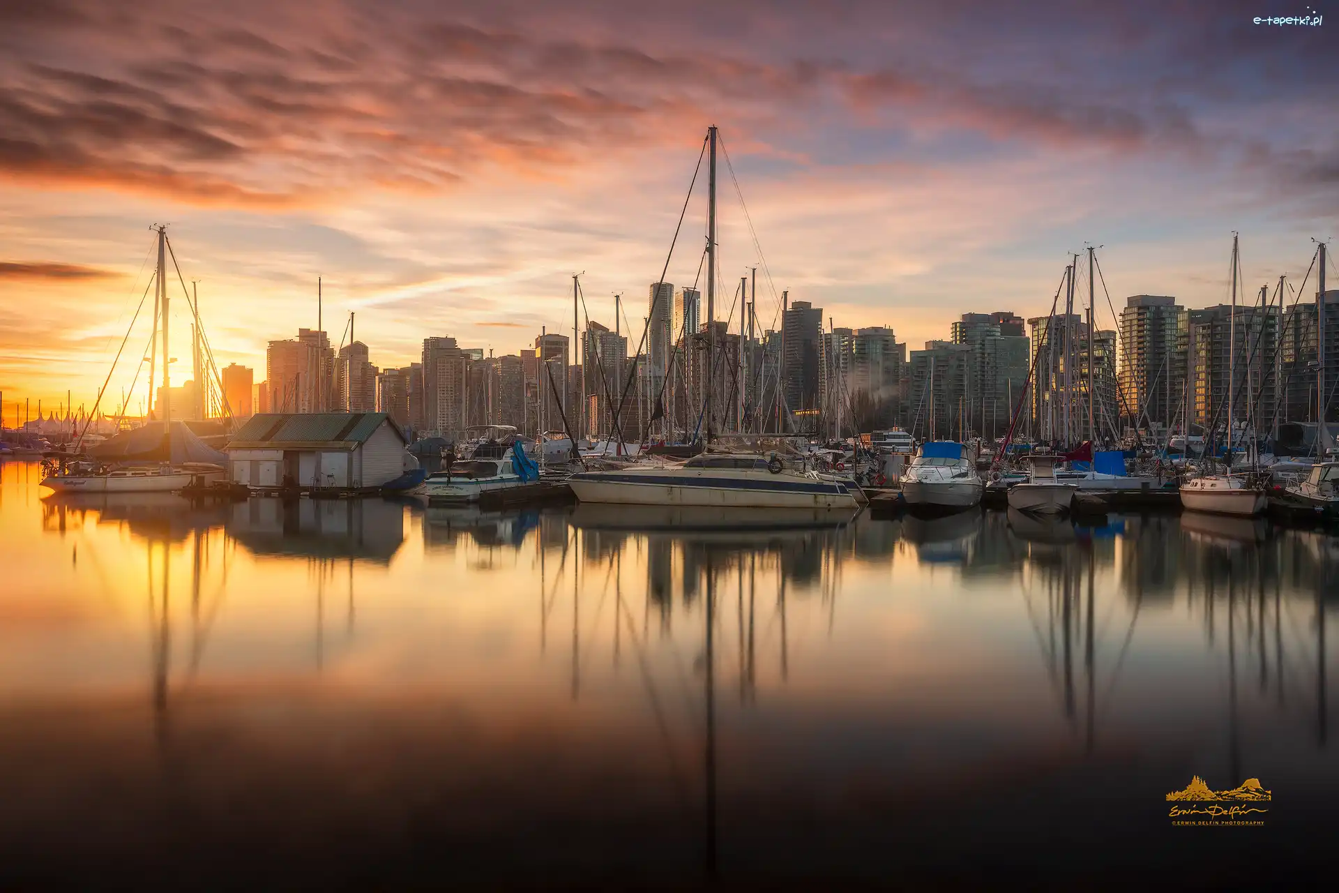 Żaglówki, Przystań, Prowincja Kolumbia Brytyjska, Vancouver, Kanada, Chmury, Wschód słońca, Stanley Park Marina, Wieżowce