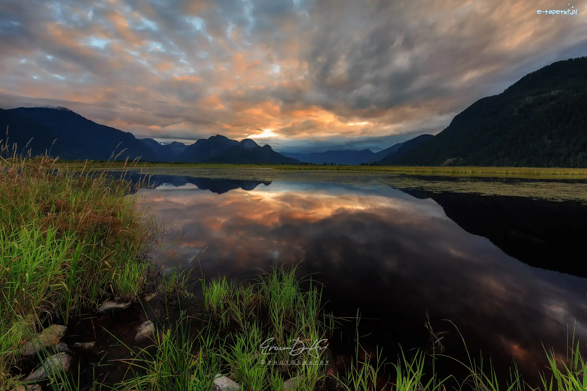 Góry, Chmury, Jezioro Pitt Lake, Kanada, Prowincja Kolumbia Brytyjska