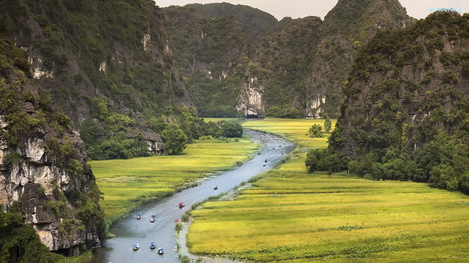Tam Coc Ninh Binh, Rzeka Ngo Dong, Łódki, Prowincja Ninh Binh, Wietnam, Atrakcja turystyczna, Góry
