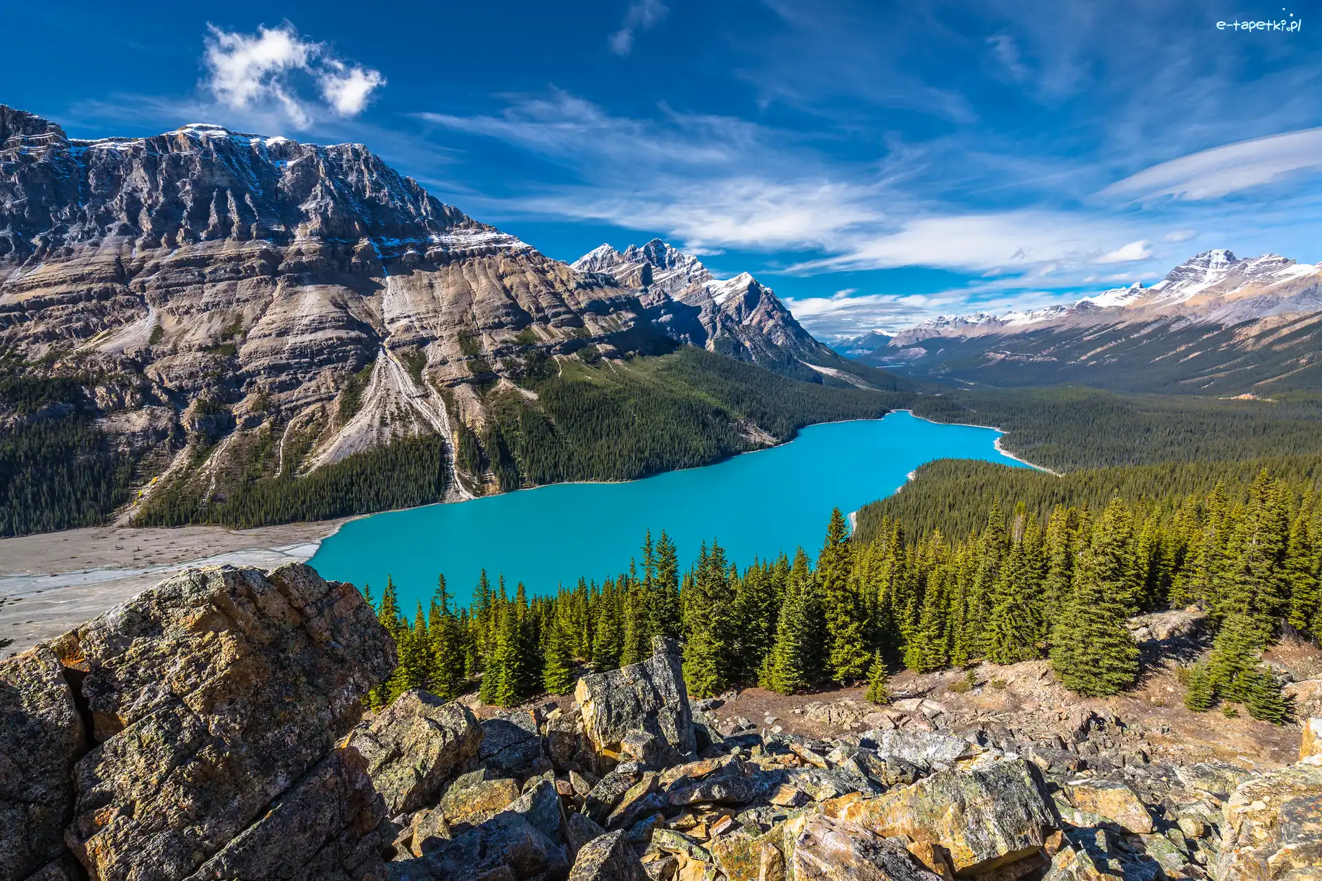 Drzewa, Las, Skały, Jezioro Peyto Lake, Park Narodowy Banff, Kanada, Prowincja Alberta, Góry, Chmury
