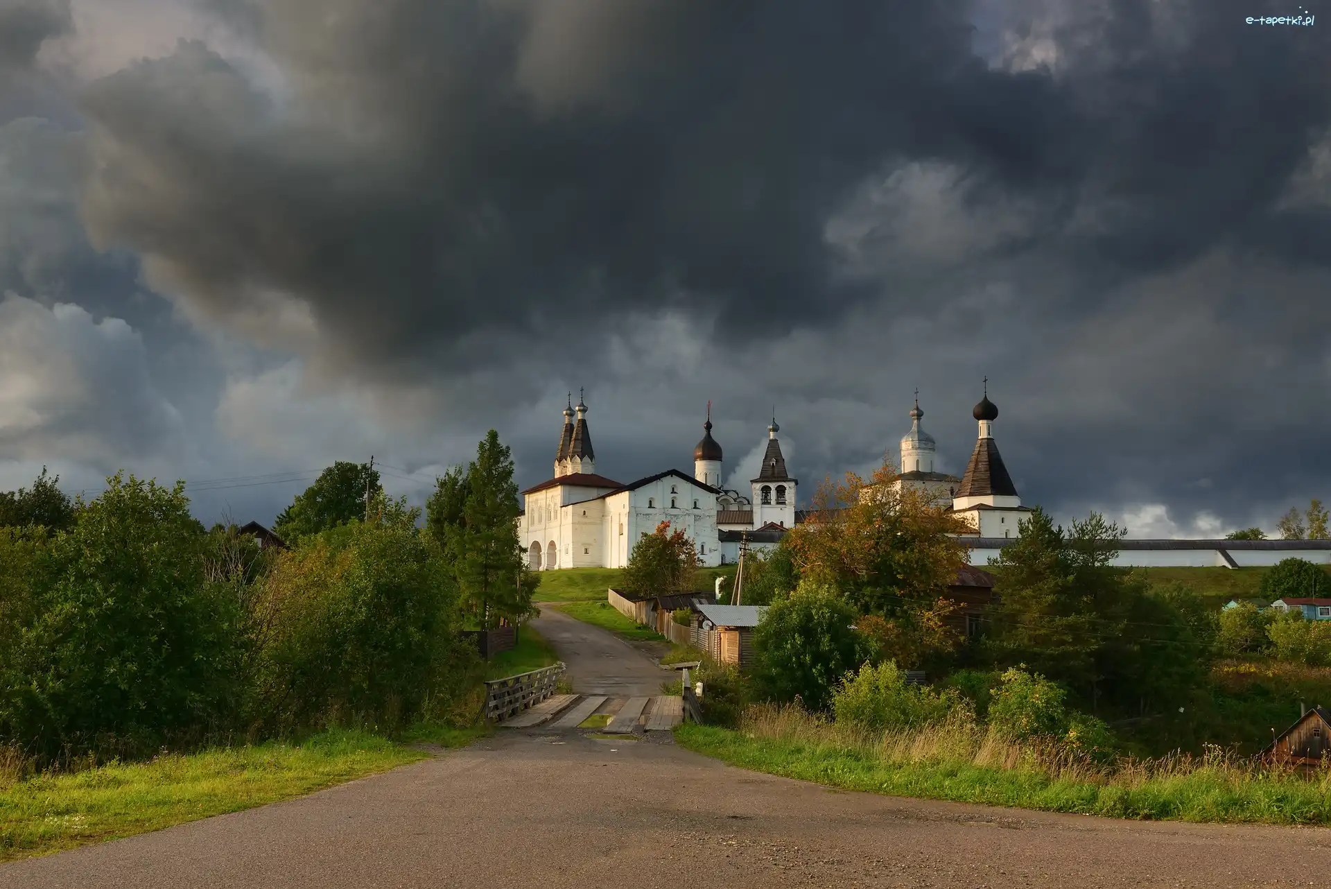 Klasztor, Chmury, Rosja, Obwód wołogodzki, Drzewa, Monaster Terapontowski, Wieś Ferapontovo, Droga