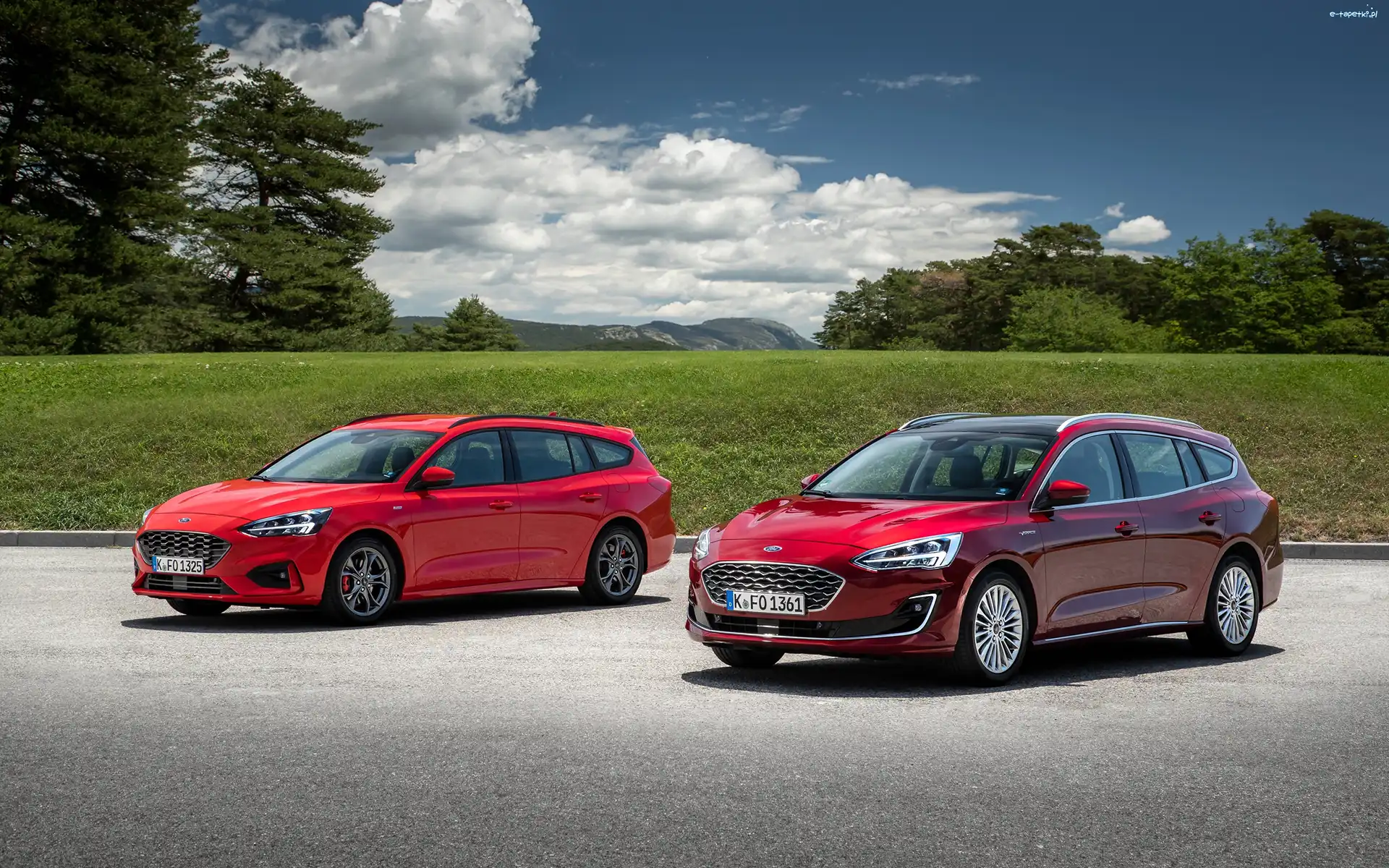 Dwa, Samochody, Czerwone, Kombi, Ford Focus ST