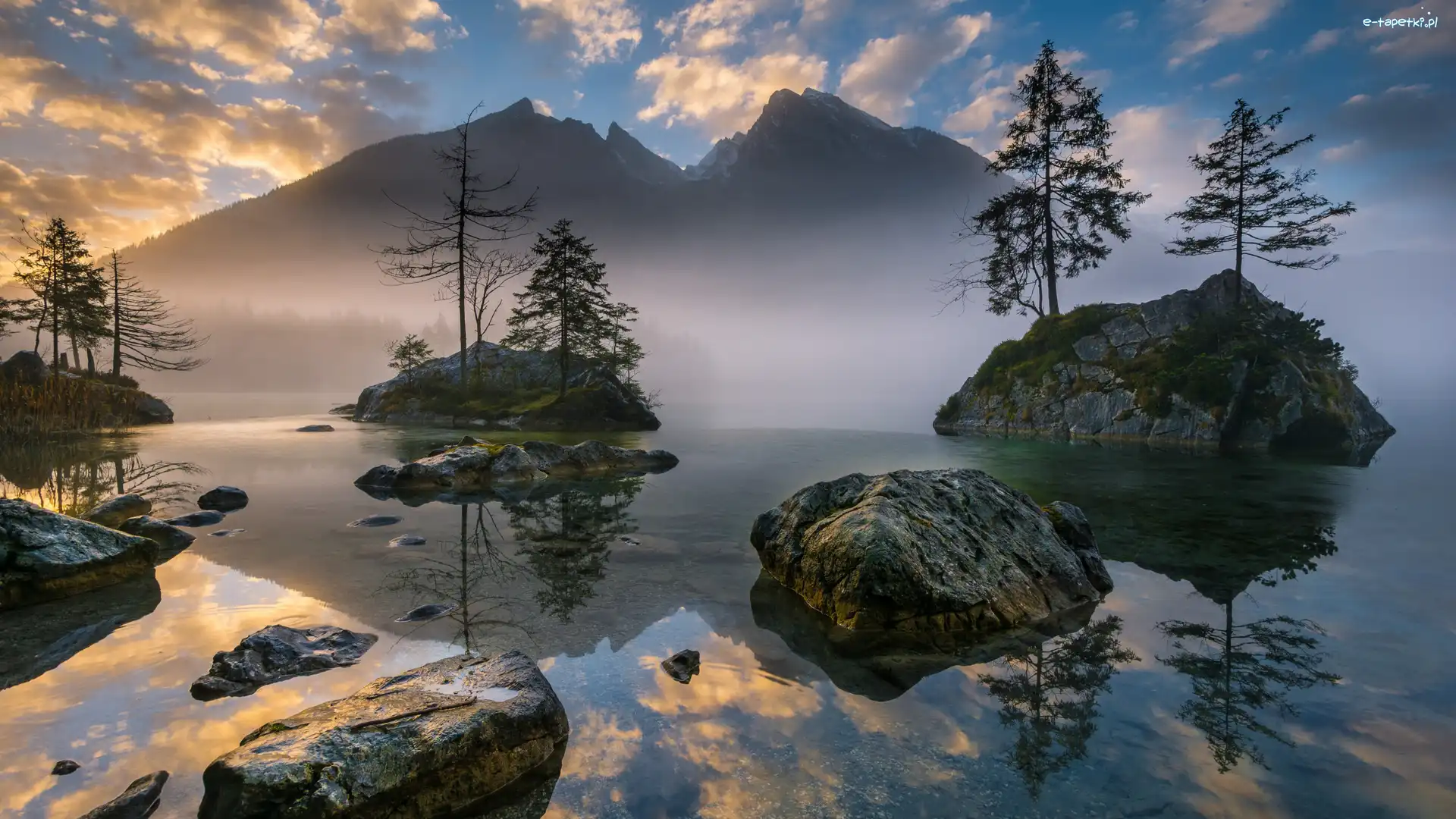 Kamienie, Góry Alpy, Wysepki, Skały, Jezioro Hintersee, Niemcy, Bawaria, Drzewa, Mgła