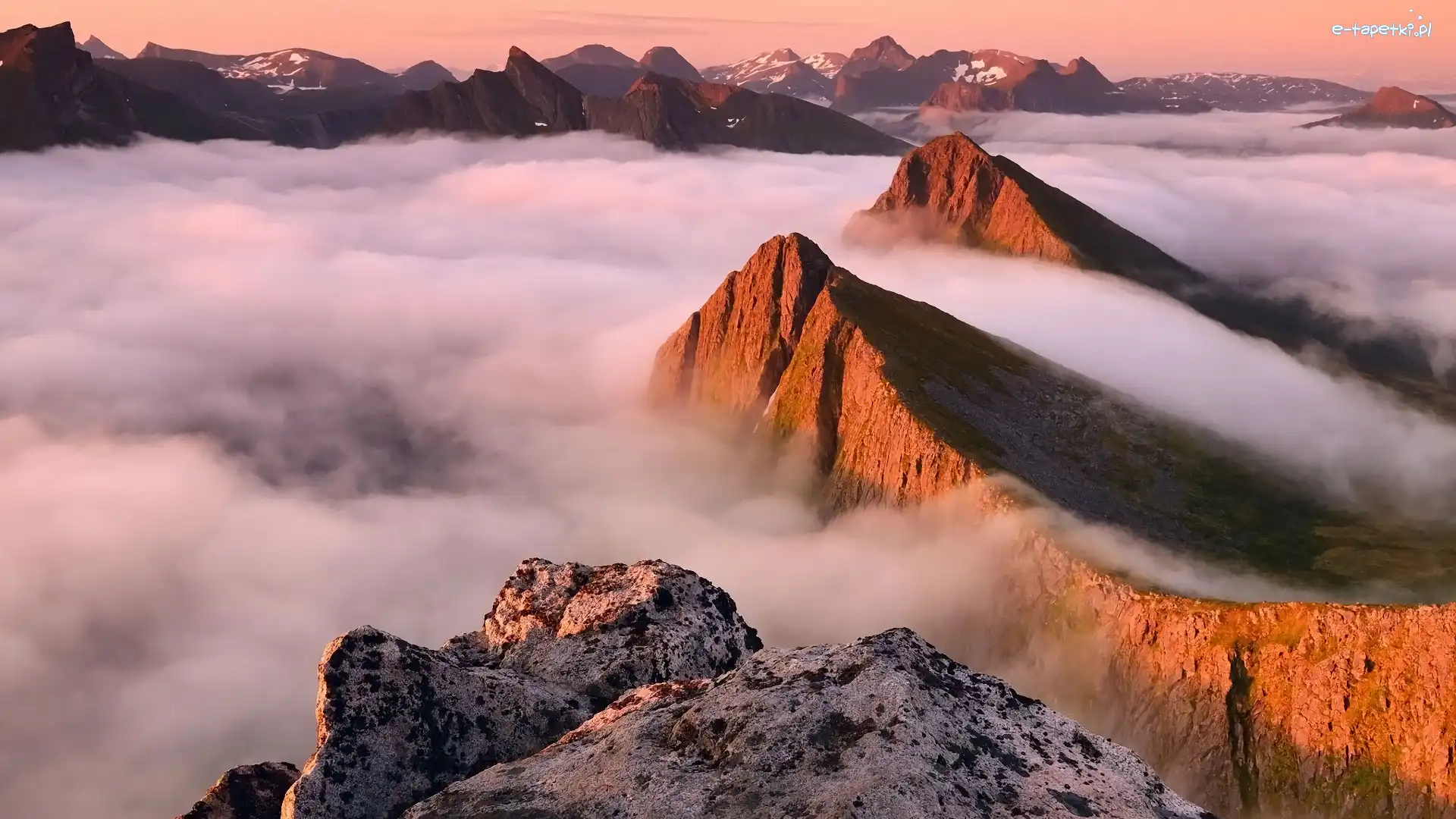 Góry, Mgła, Szczyty, Norwegia, Wyspa Senja