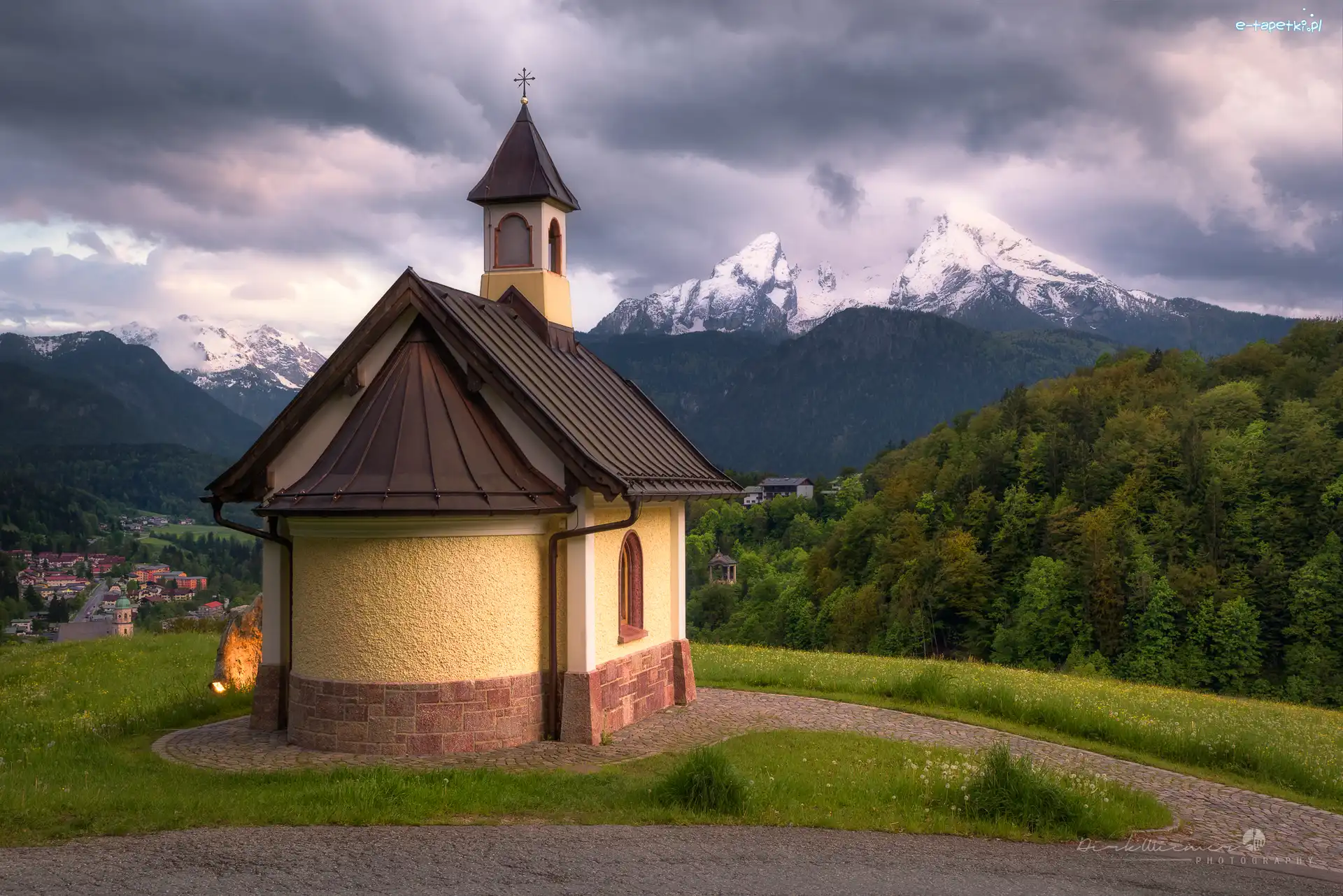 Berchtesgaden, Alpy, Niemcy, Chmury, Kapliczka, Kirchleitn Kapelle, Domy, Góry, Lasy, Bawaria