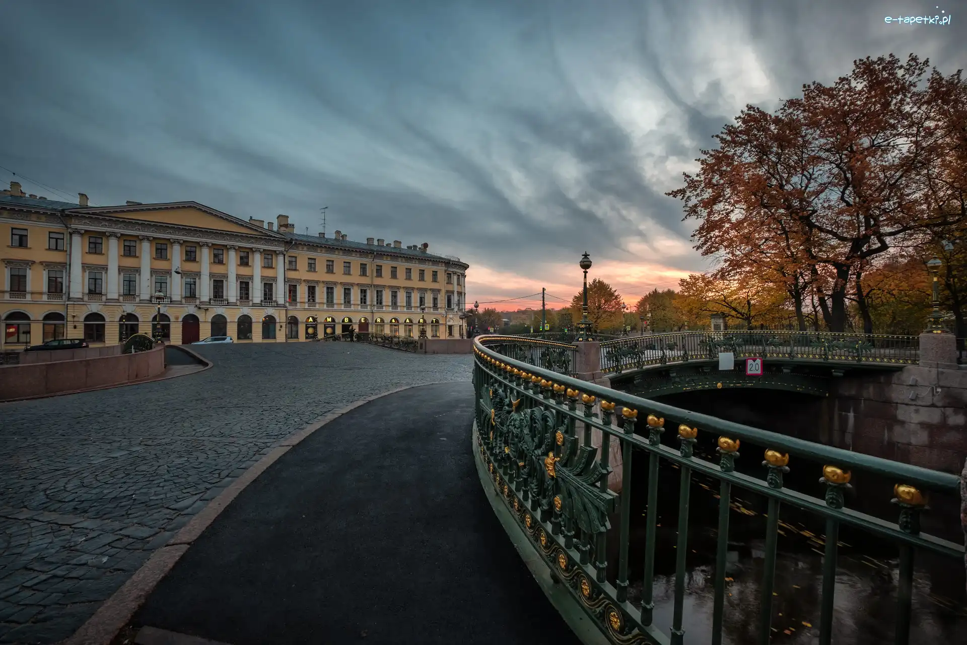 Most, Sankt Petersburg, Rosja, Dom, Chmury, Rzeka Newa, Budowla, Miasto, Wschód słońca, Ulica