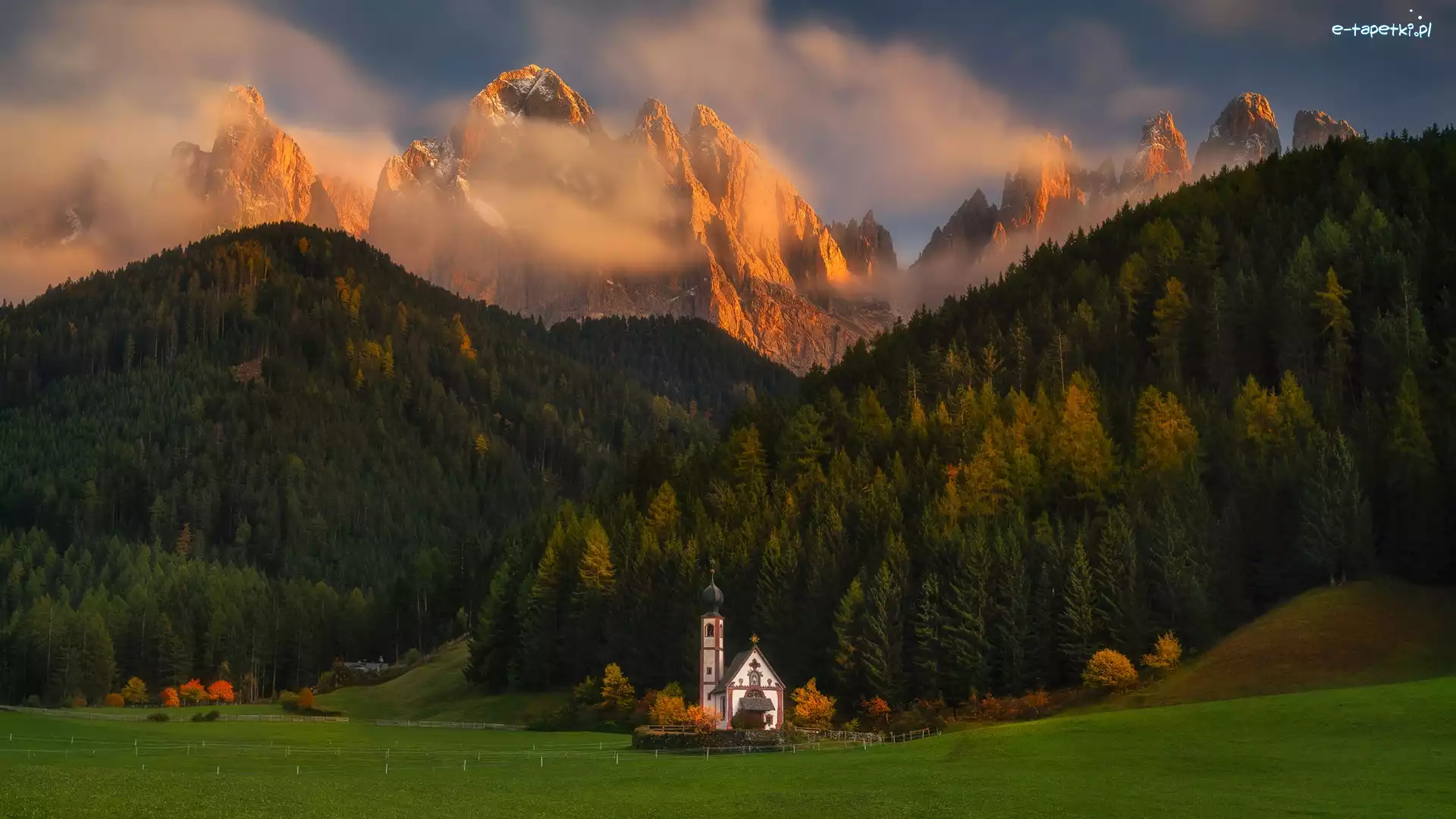 Włochy, Mgła, Dolina Val di Funes, Las, Kościół św. Jana, Dolomity, Góry