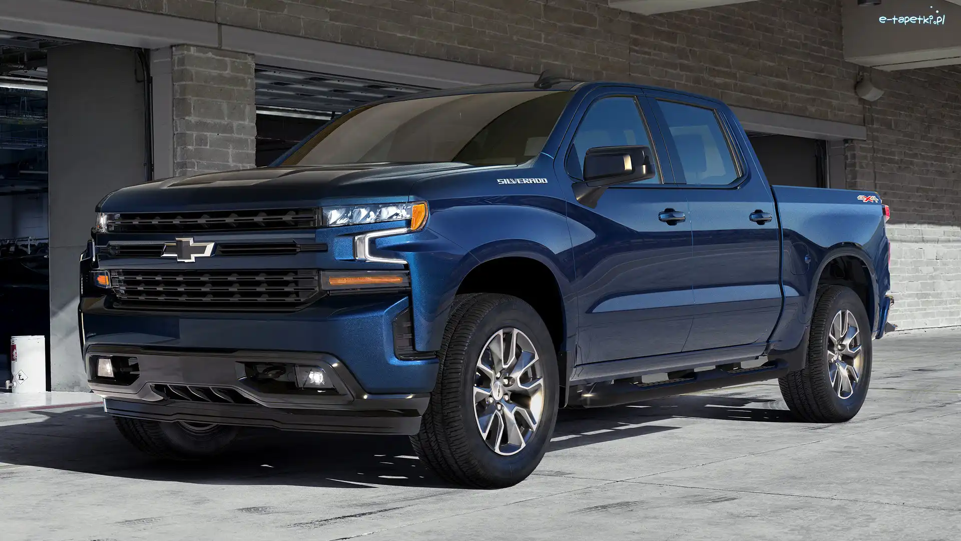 Chevrolet Silverado RST, Granatowy