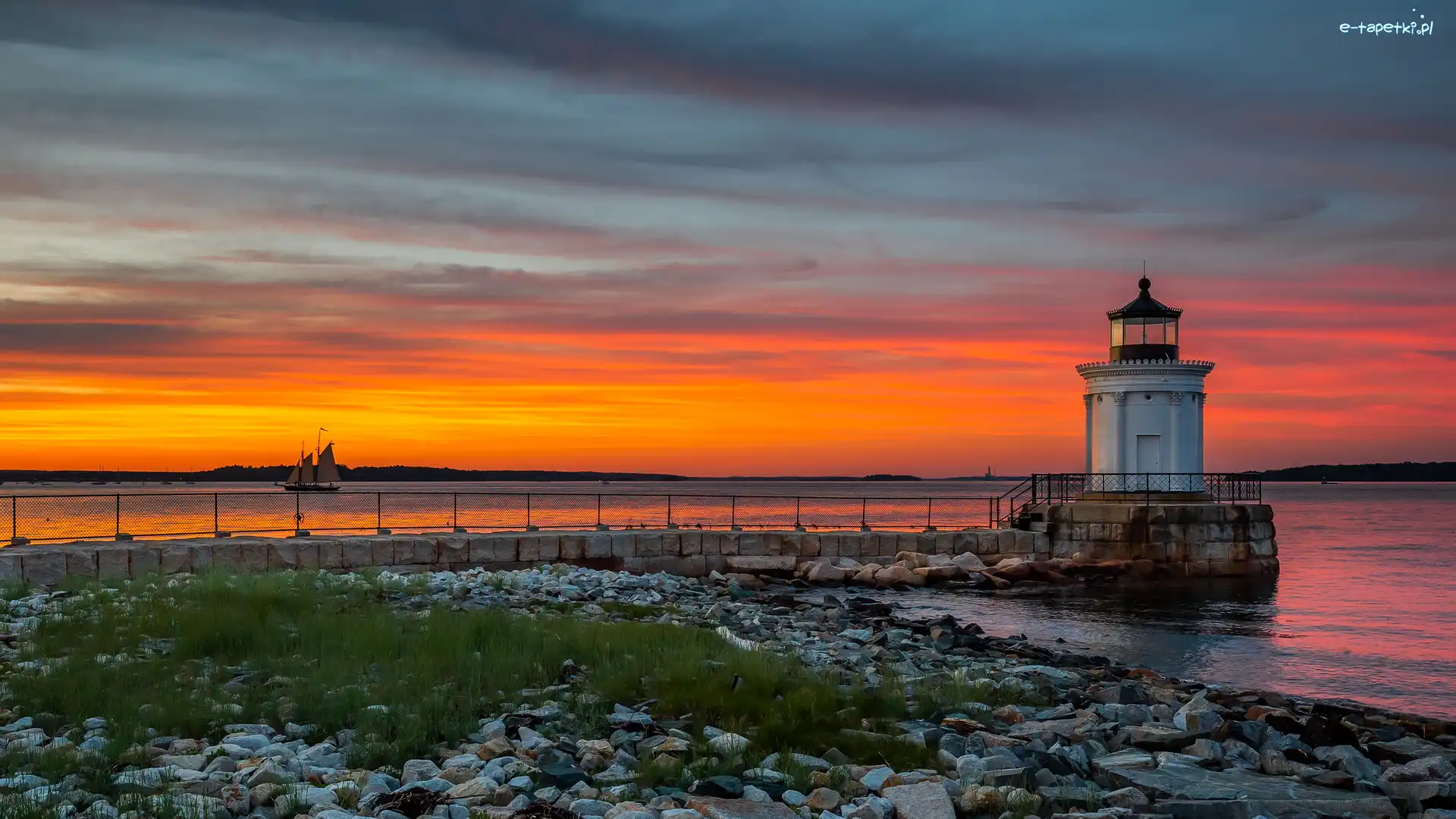 Stany Zjednoczone, Morze, Zachód słońca, Zatoka Casco Bay, Latarnia morska Bug Light, Stan Maine, South Portland