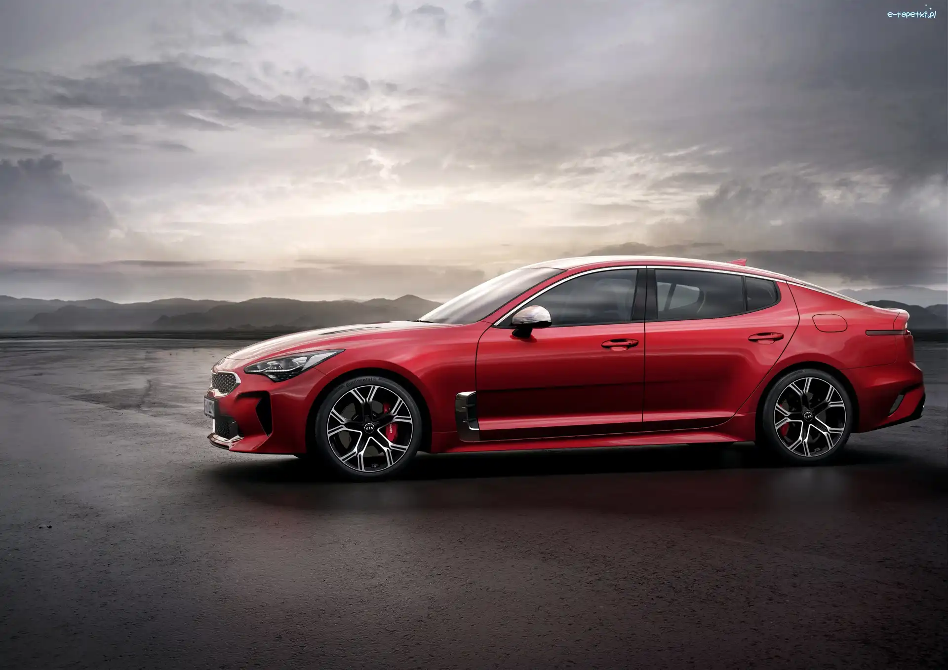 Bok, Kia Stinger GT, Czerwona
