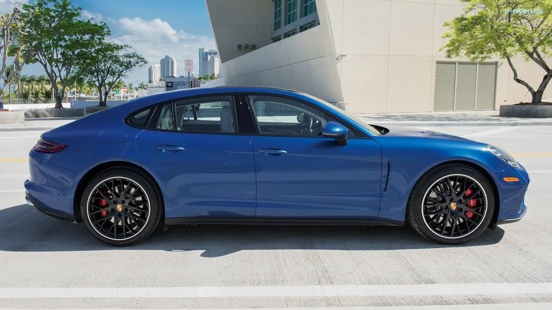 Bok, Porsche Panamera Turbo