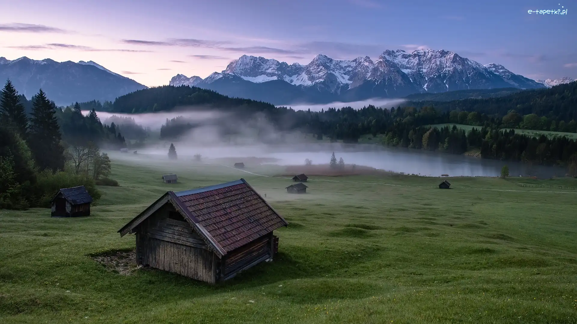 Drzewa, Niemcy, Drewniany, Góry Karwendel, Mgła, Miejscowość Krun, Las, Chmury, Jezioro Geroldsee, Bawaria, Domek
