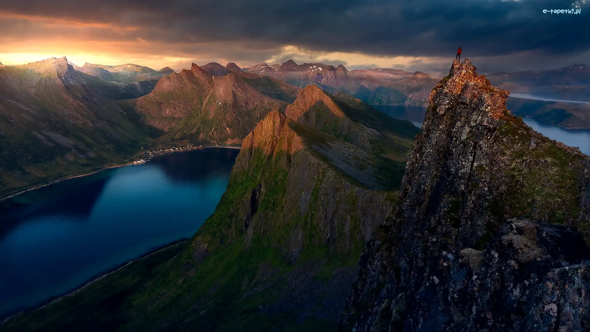 Wyspa Senja, Morze, Szczyt Husfjellet, Norwegia, Góry, Zachód słońca