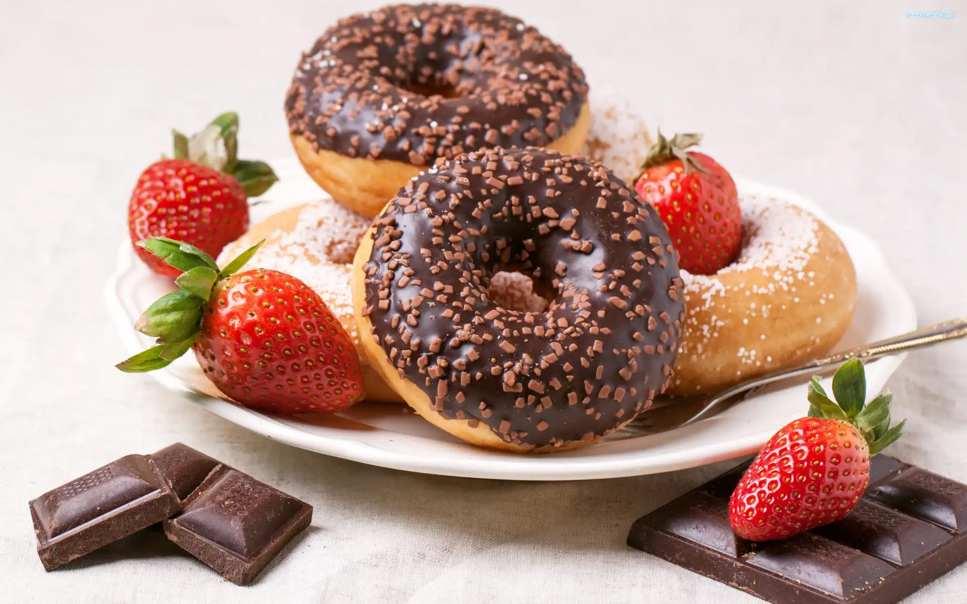 Pączki, Truskawki, Donuty, Talerzyk, Czekolada