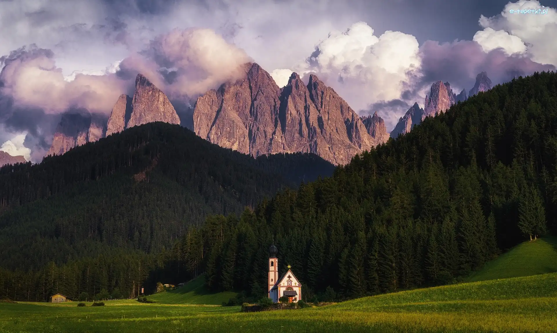 Masyw Odle, Las, Włochy, Chmury, Dolina Val di Funes, Góry, Dolomity, Kościół św. Jana