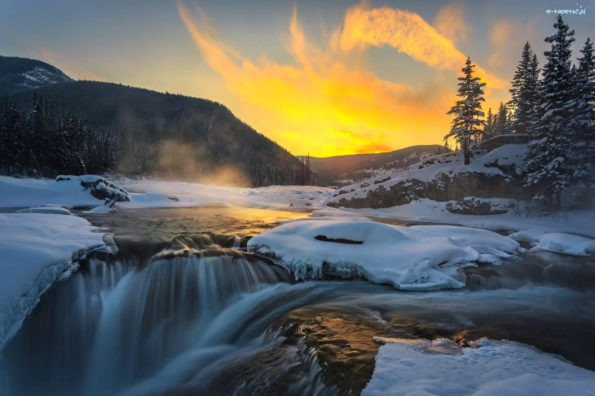 Drzewa, Prowincja Alberta, Wschód słońca, Góry, Rzeka Elbow, Zima, Lód, Kanada, Elbow Falls, Mgła