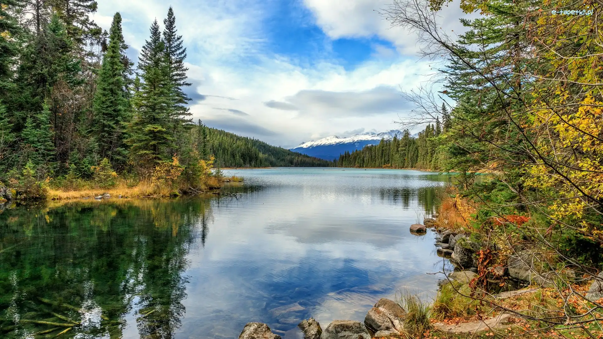 Kanada, Jezioro, Drzewa, Góry, Park Narodowy Jasper, Chmury, Las