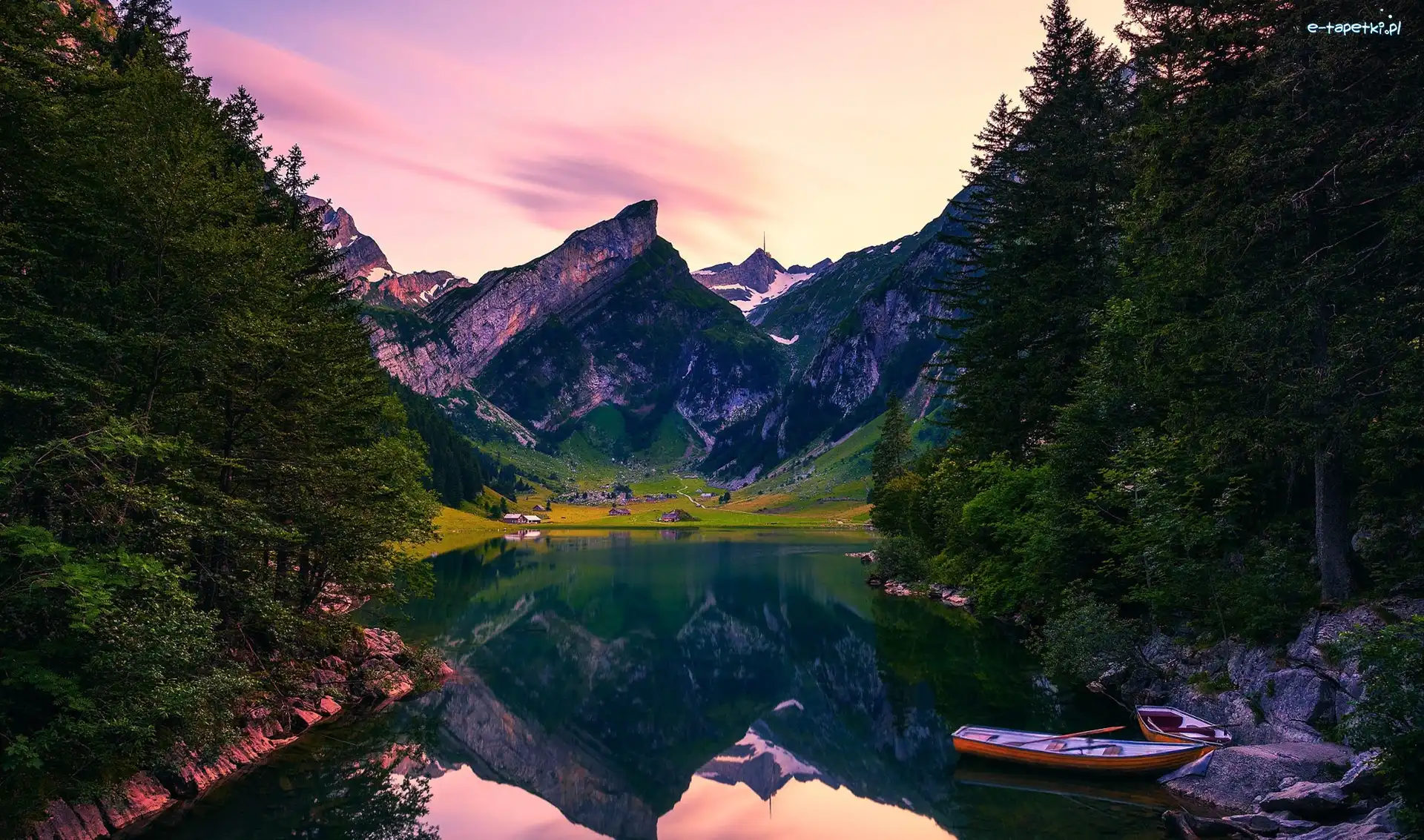 Jezioro Seealpsee, Góry, Domy, Łódki, Alpy, Kamienie, Drzewa, Szwajcaria