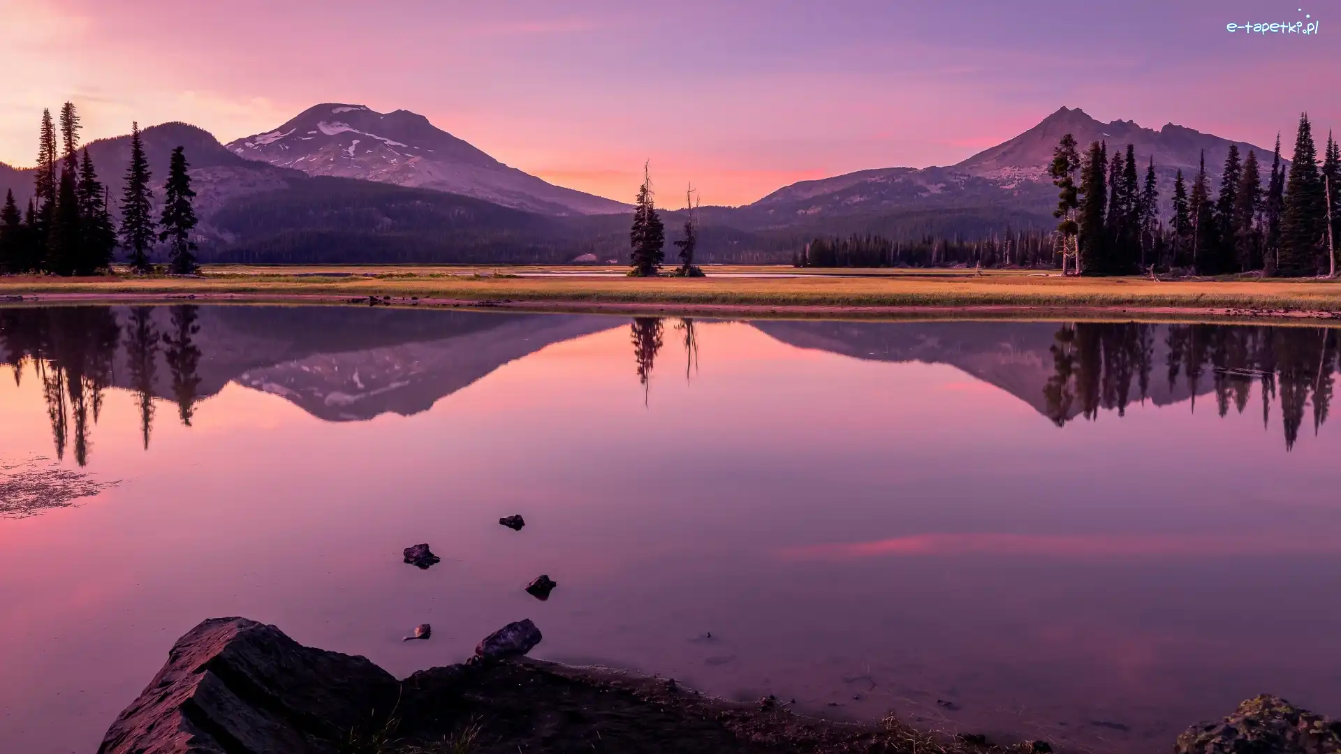 Sparks Lake, Jezioro, Drzewa, Odbicie, Góry Kaskadowe, Stany Zjednoczone, Oregon, Zachód słońca, Hrabstwo Deschutes