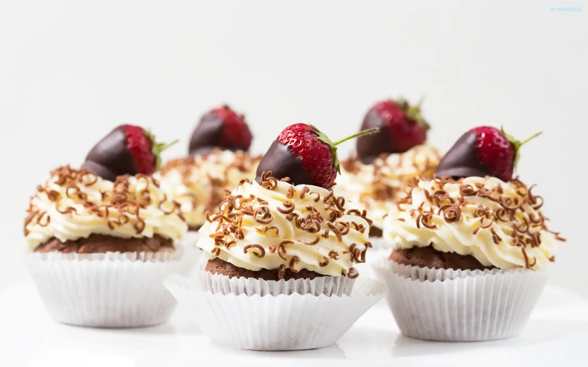 Muffinki, Truskawki, Krem, Babeczki