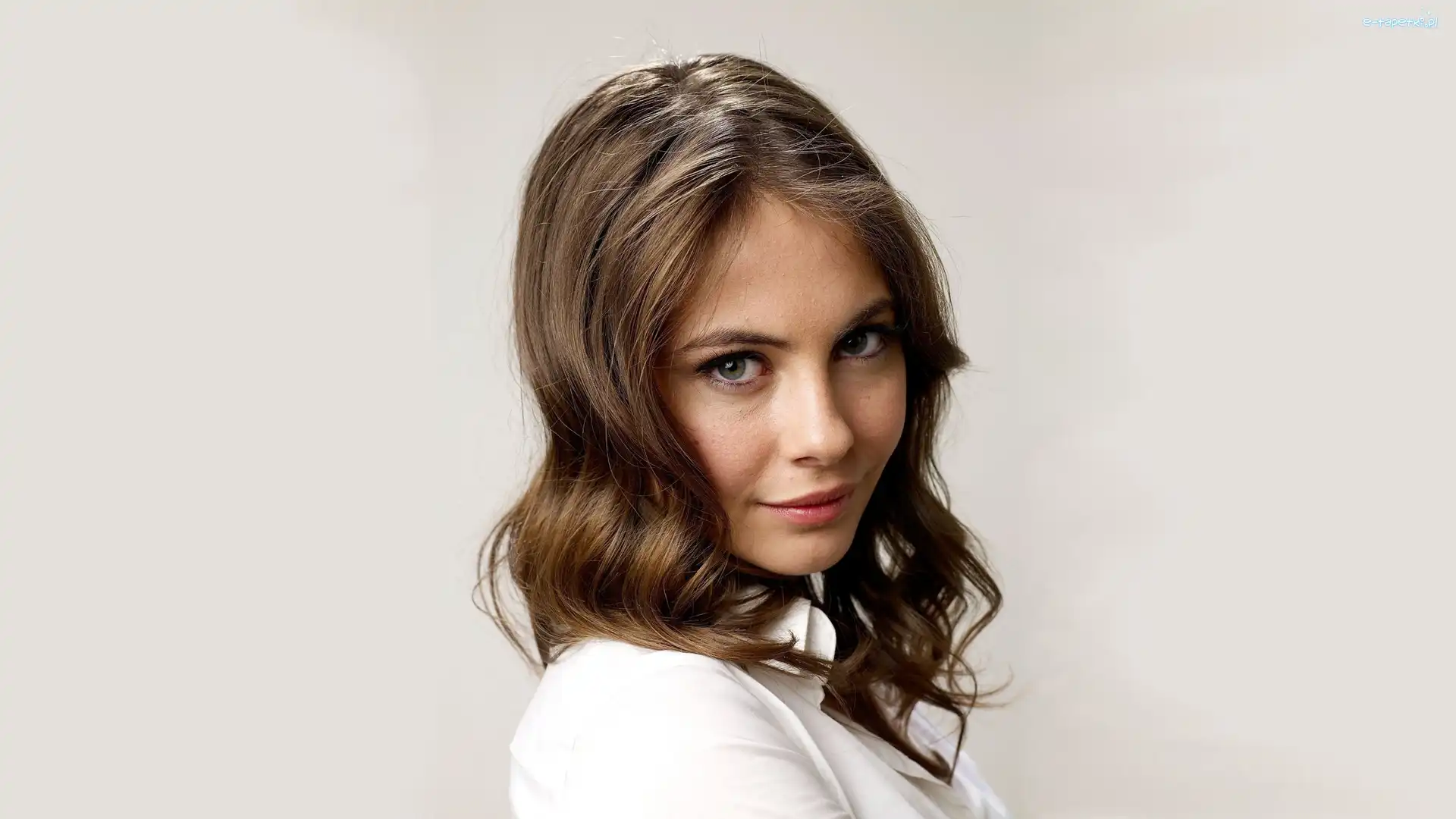 Willa Holland, Aktorka, Kobieta