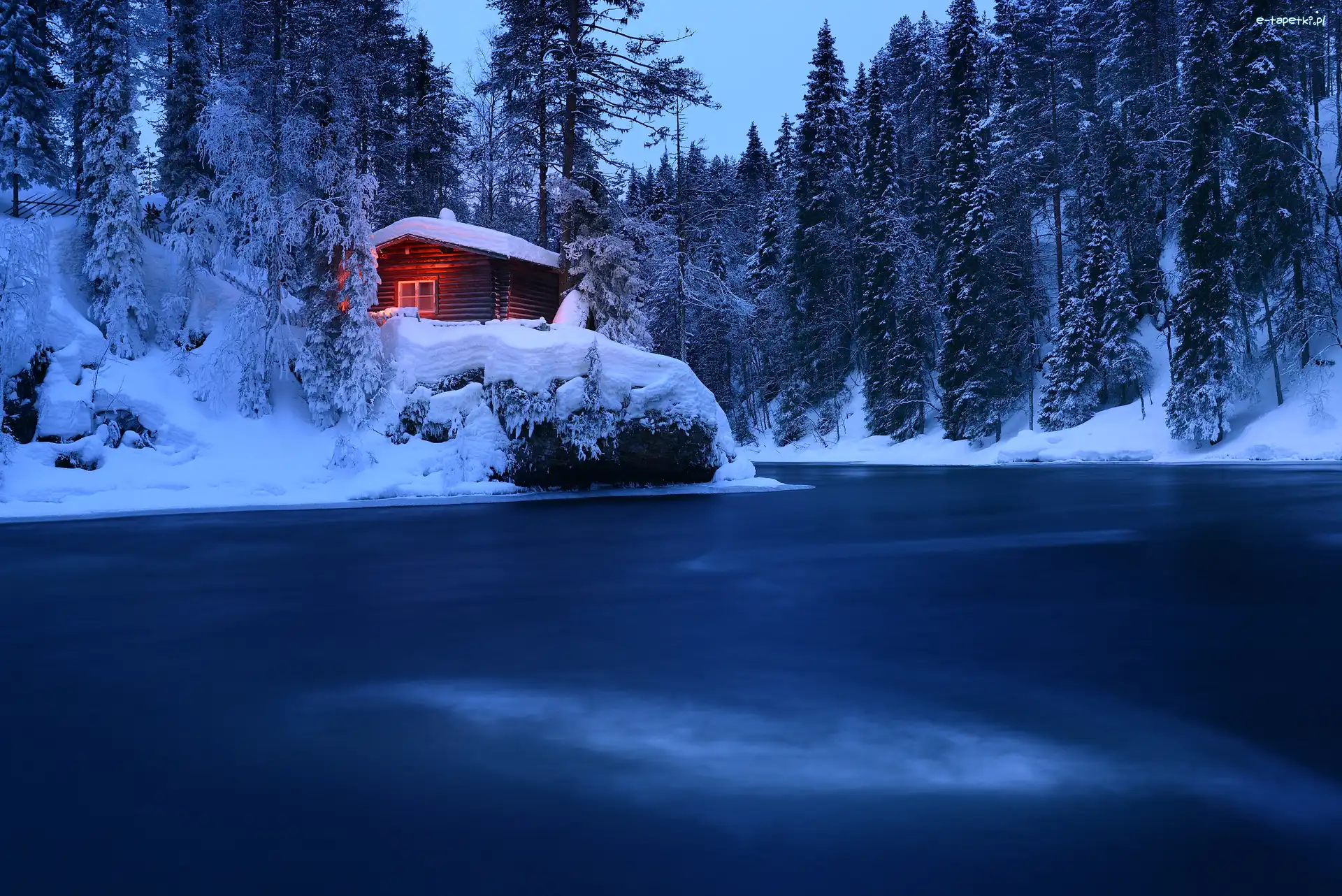 Park Narodowy Oulanka, Śnieg, Finlandia, Drzewa, Rzeka, Drewniana, Chata, Zima, Zmrok, Laponia