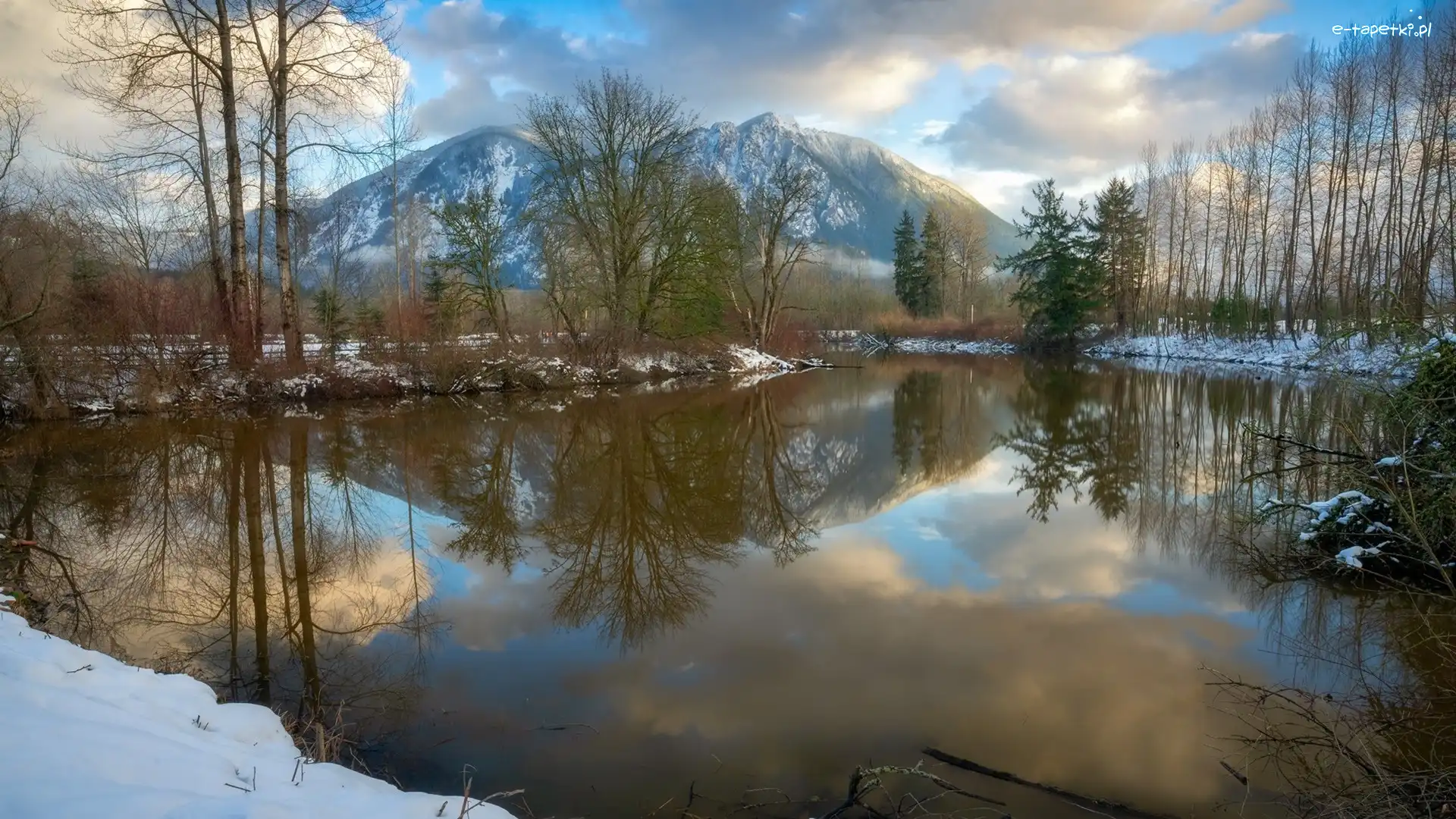 Mount Si, Góra, Dolina, Staw, Drzewa, Stany Zjednoczone, Stan Waszyngton, Snoqualmie Valley, Chmury