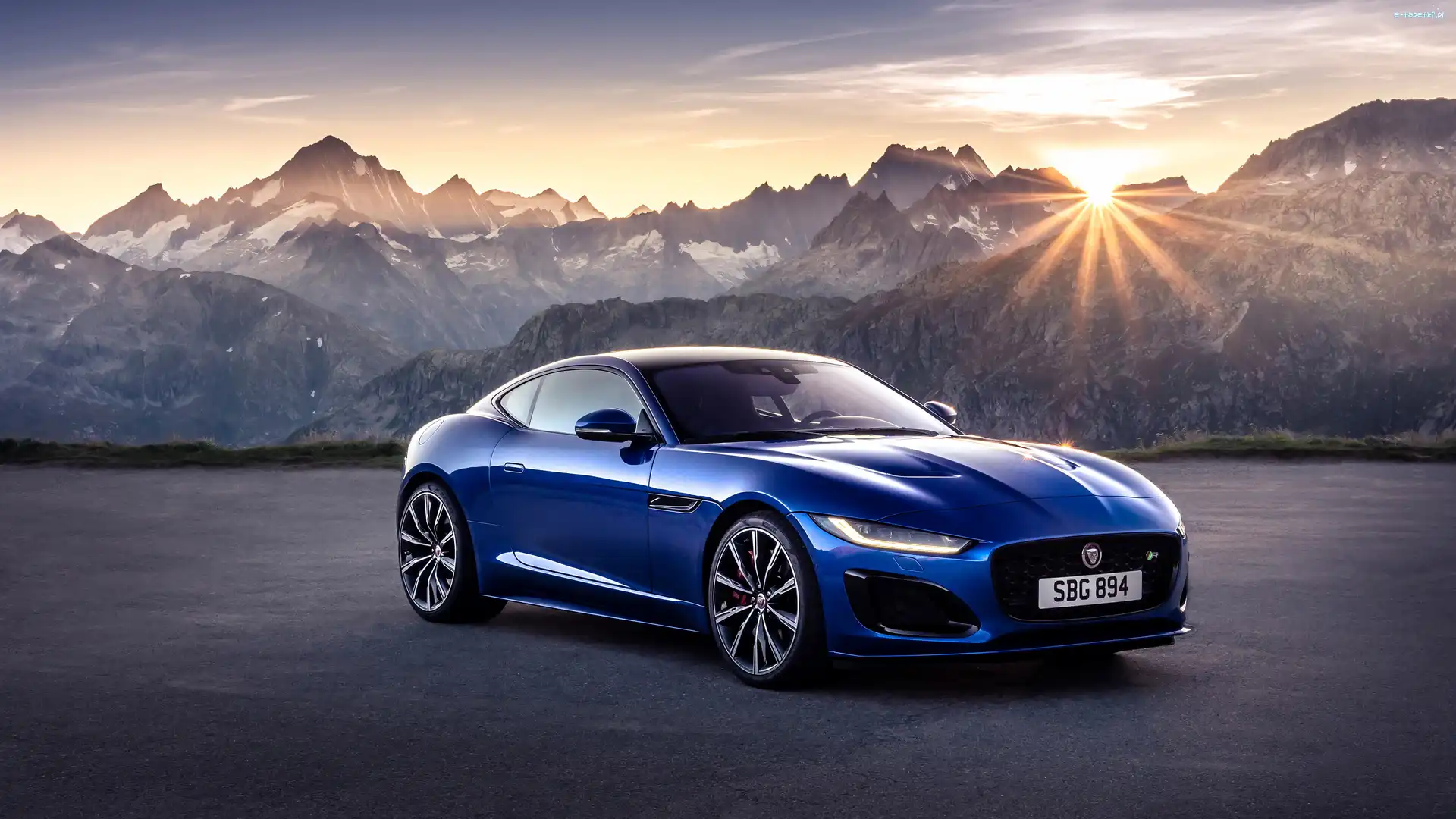 Promienie słońca, Góry, Jaguar F-Type