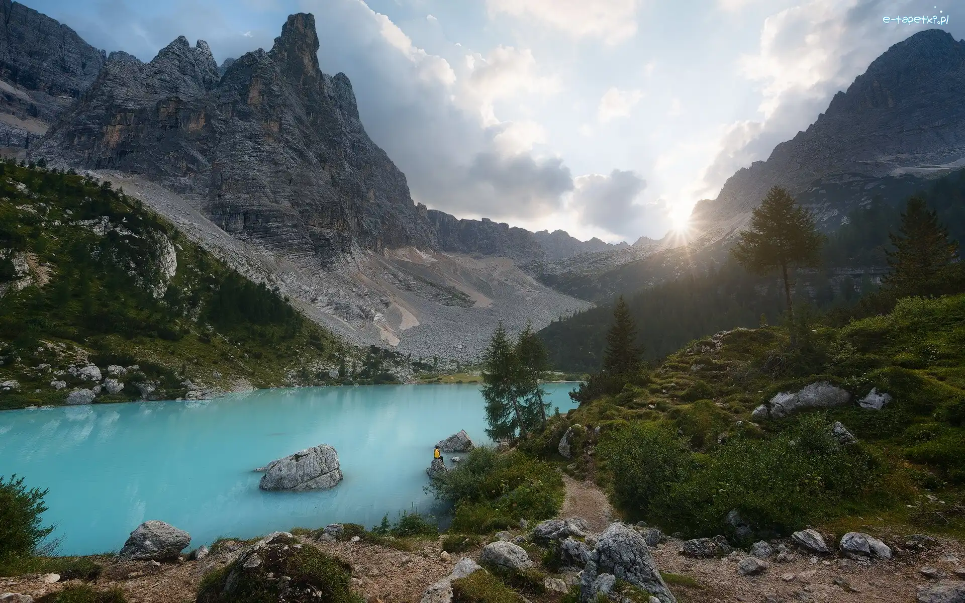 Włochy, Masyw Sorapiss, Jezioro Sorapis, Dolomity, Góry, Kamienie, Drzewa