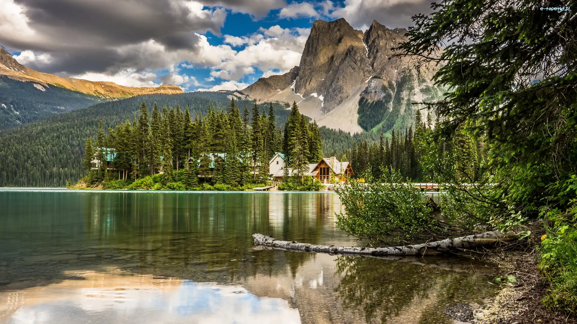 Drzewa, Las, Emerald Lake, Jezioro, Park Narodowy Yoho, Kanada, Chmury, Góry, Odbicie