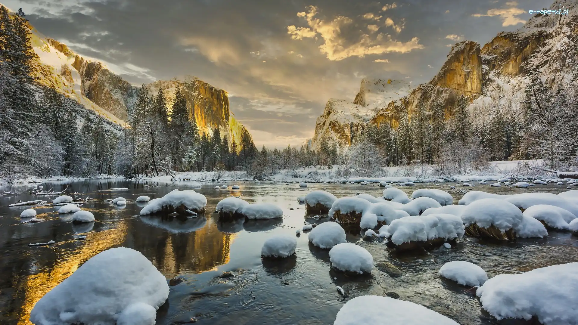 Kamienie, Drzewa, Stany Zjednoczone, Kalifornia, Rzeka Merced, Zima, Park Narodowy Yosemite, Góry