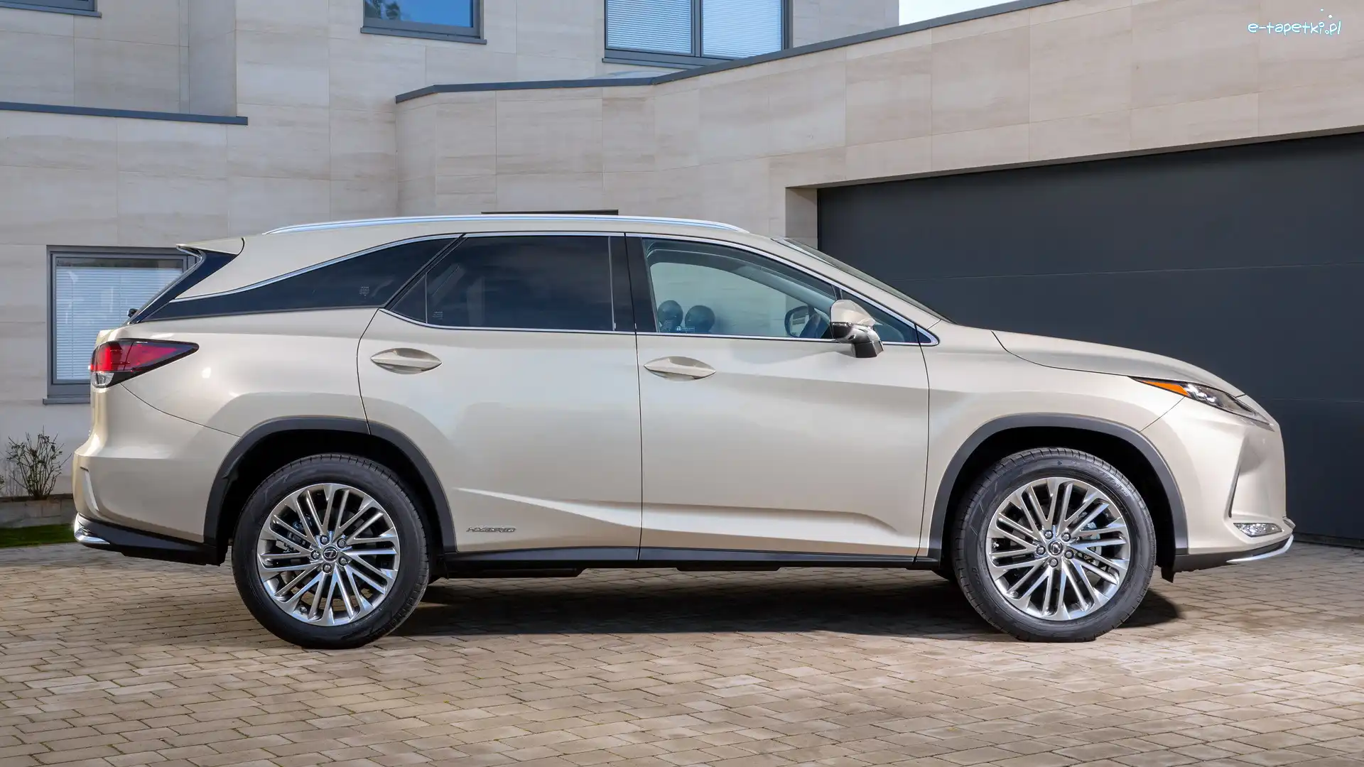 Hybryda, Lexus RX
