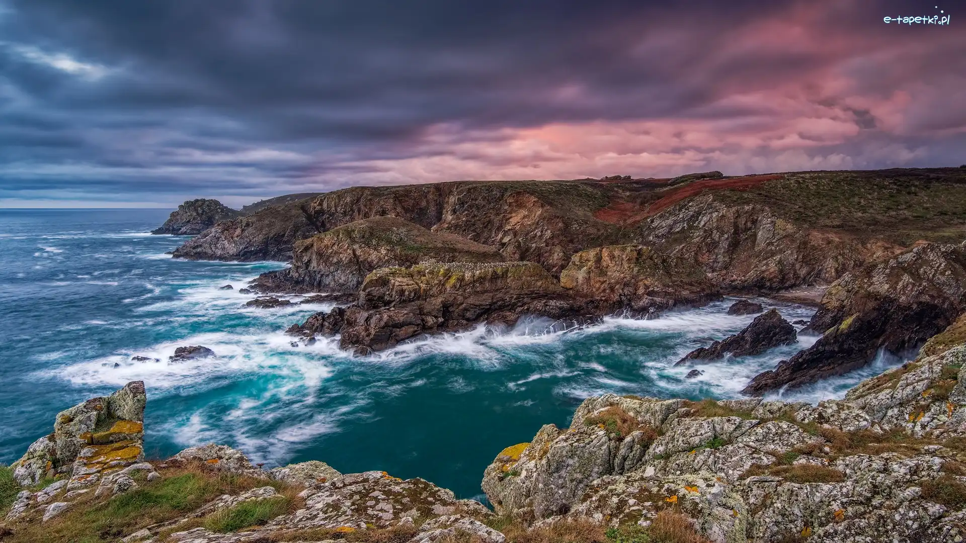 Chmury, Wybrzeże, Francja, Bretania, Skały, Przylądek, Pointe du Raz, Morze