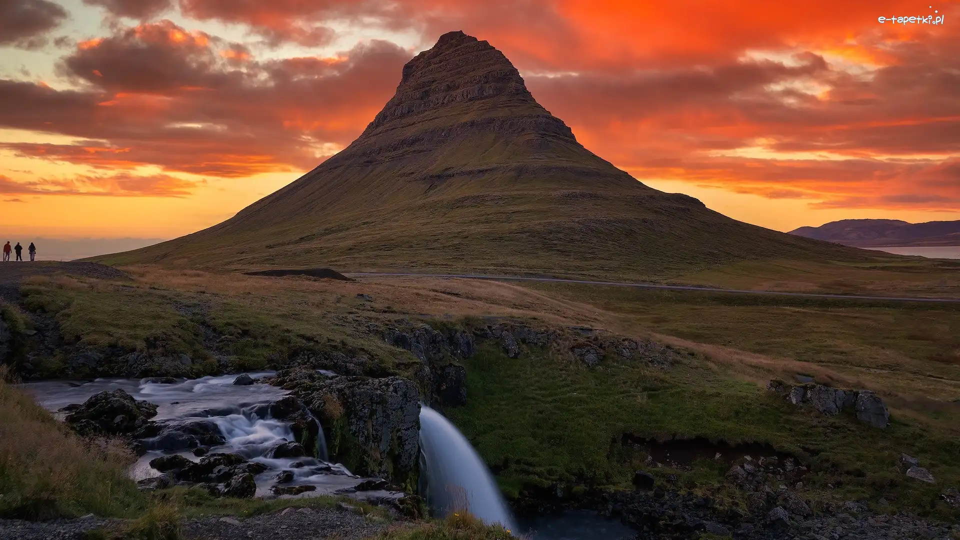 Skały, Zachód słońca, Wodospad, Islandia, Kirkjufell, Góra