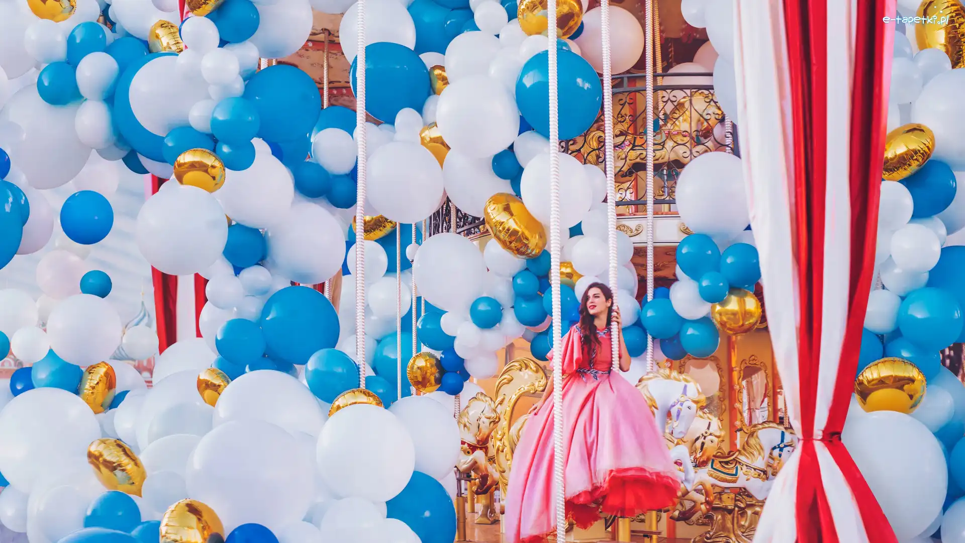 Balony, Kobieta, Karuzela, Suknia, Różowa