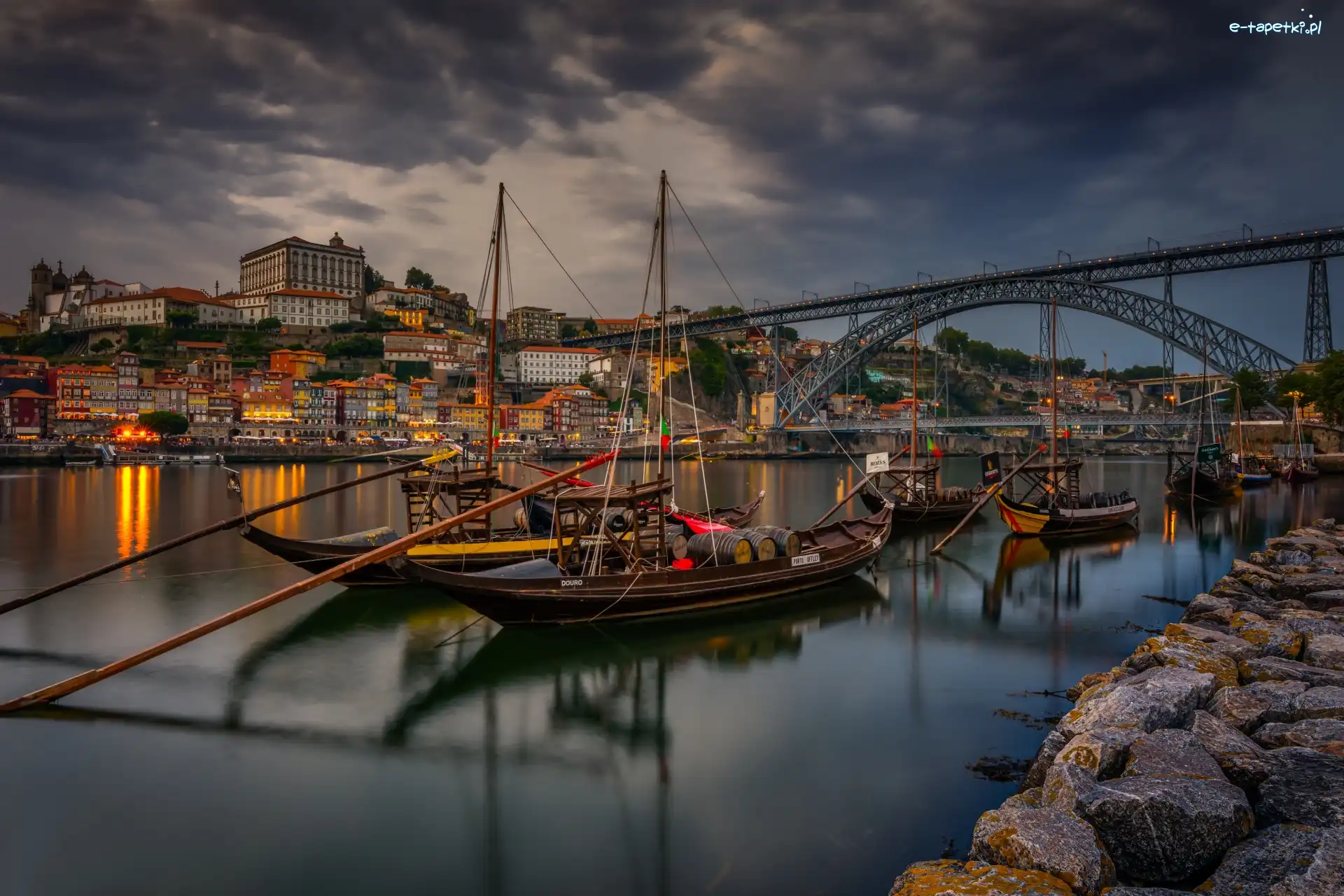 Most Ponte Dom Luís I, Rzeka Duero, Łodzie, Domy, Porto, Portugalia