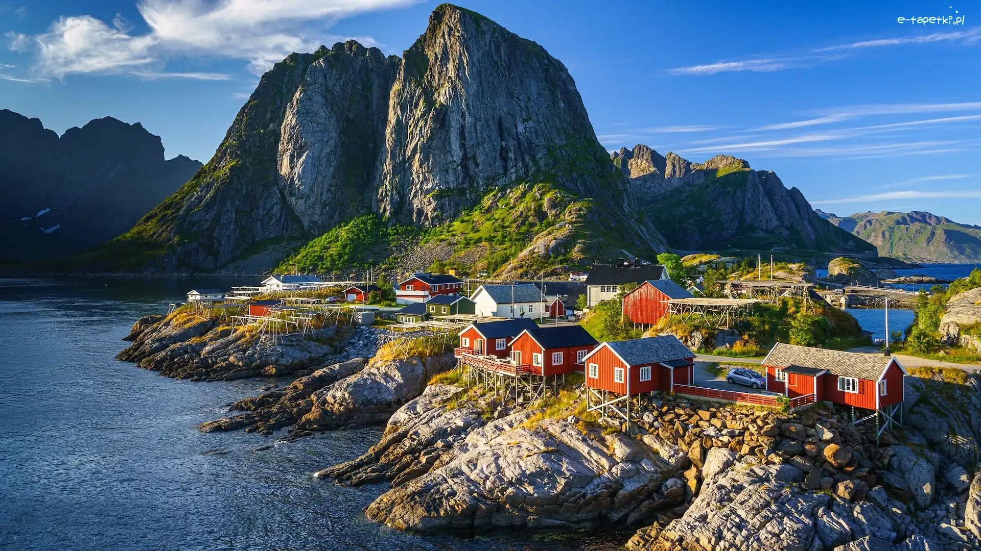 Góry, Wyspa Moskenesoya, Wieś Hamnoy, Lofoty, Norwegia, Domy, Morze Norweskie
