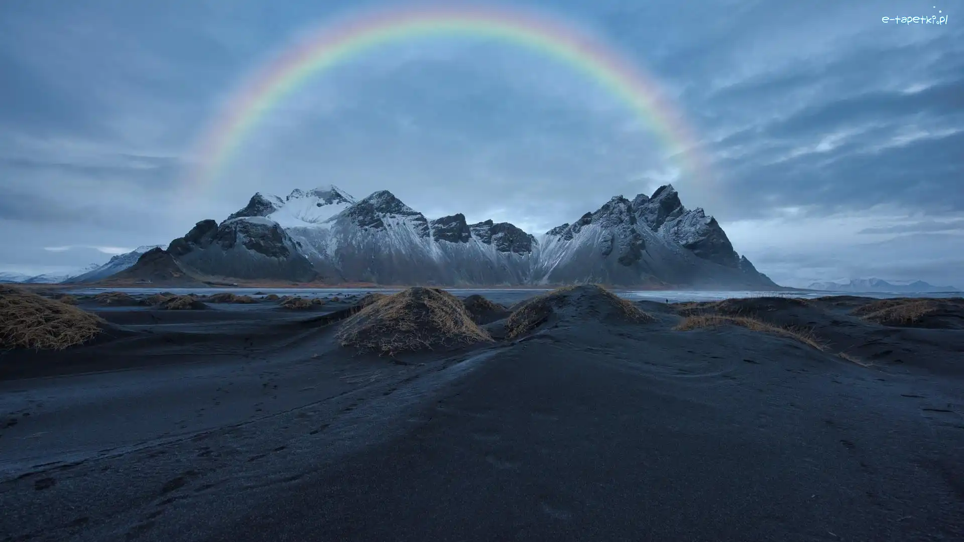Czarny, Góra Vestrahorn, Tęcza, Chmury, Plaża Stokksnes, Piasek, Góry, Islandia