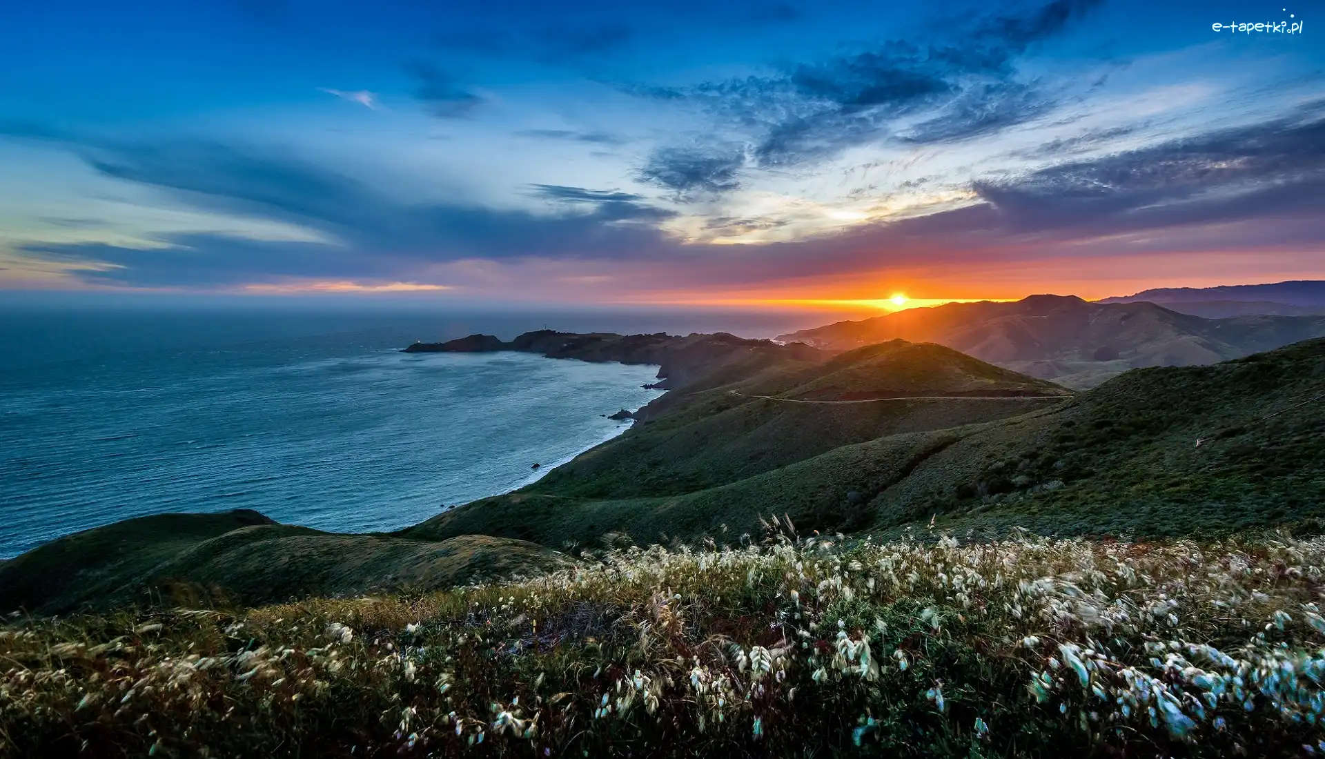 Ocean, Kalifornia, Chmury, Roślinność, Półwysep Marin Headlands, Wybrzeże, Wzgórza, Stany Zjednoczone, Sausalito, Zachód słońca