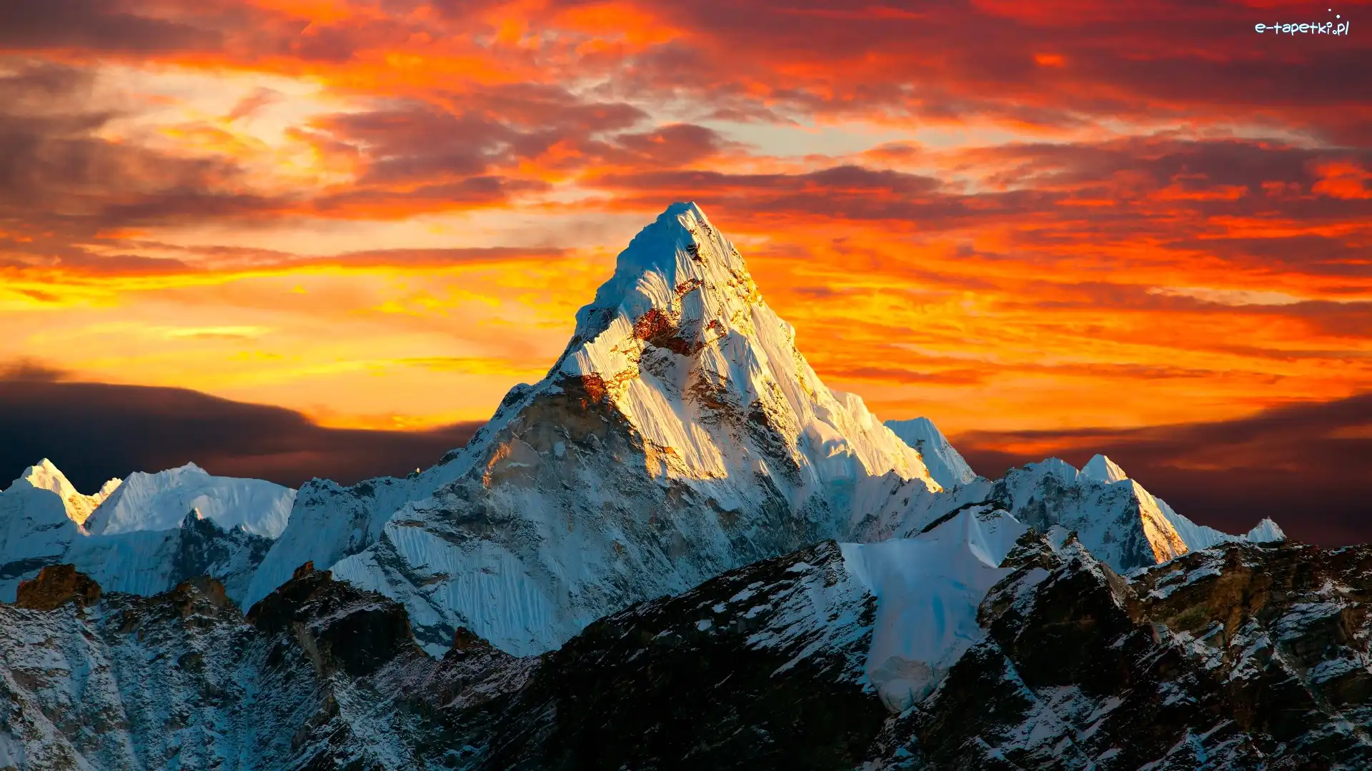 Mount Everest, Szczyty, Ośnieżone, Himalaje, Nepal, Chmury, Zachód słońca, Góry, Czomolungma