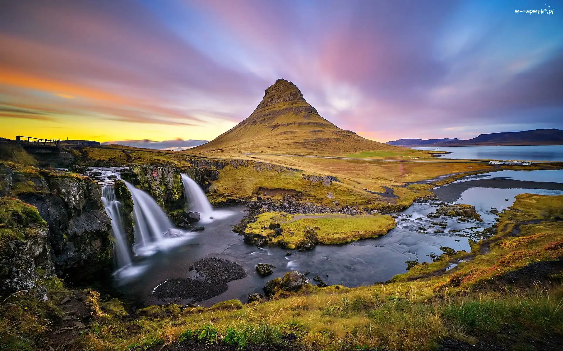 Rzeka, Góra Kirkjufell, Wodospad Kirkjufellsfoss, Wchód słońca, Półwysep Snaefellsnes, Islandia