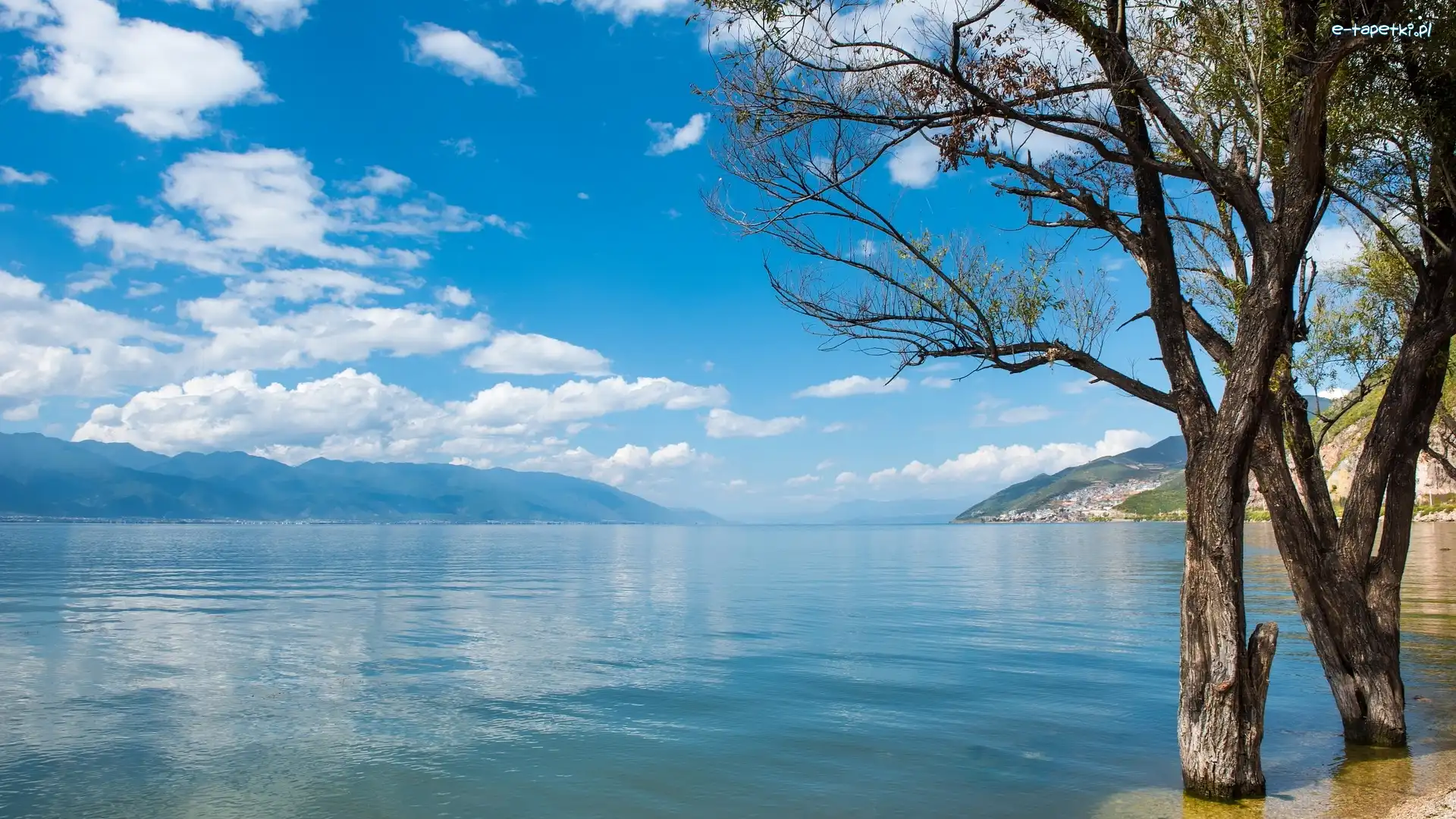 Erhai Lake, Jezioro, Chiny, Prowincja Junnan, Er Hai, Góry, Chmury, Drzewa
