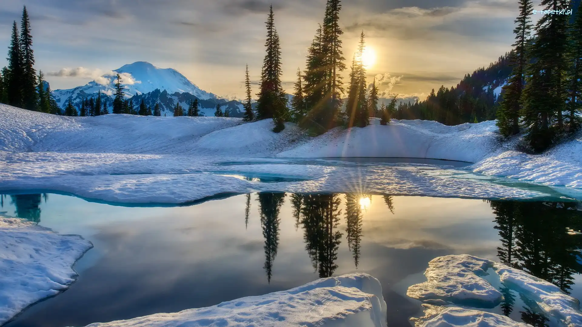 Góry, Park Narodowy Mount Rainier, Drzewa, Jezioro Tipsoo, Zima, Stany Zjednoczone, Stan Waszyngton, Zachód słońca, Stratowulkan Mount Rainier