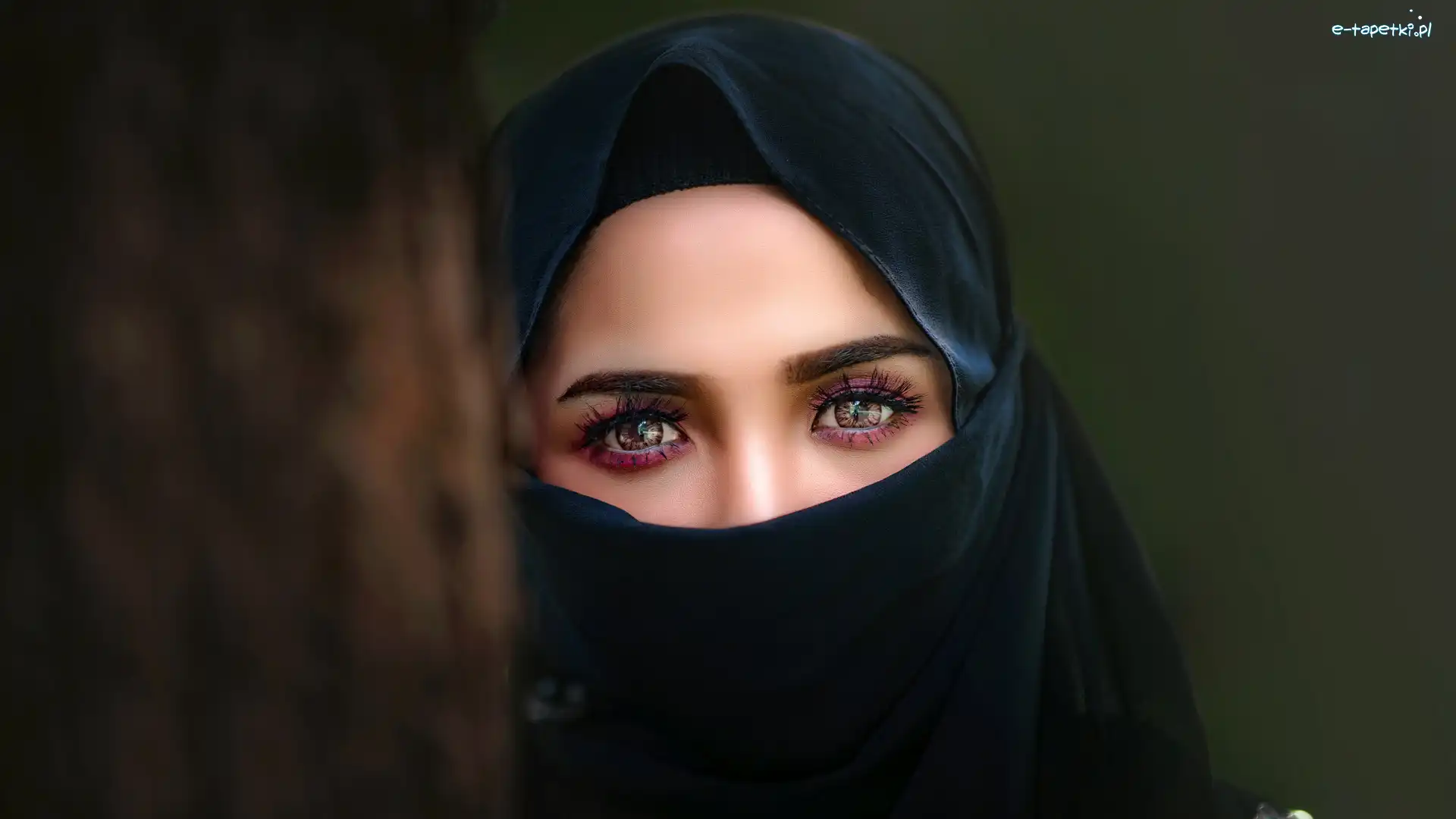 Burka, Dziewczyna