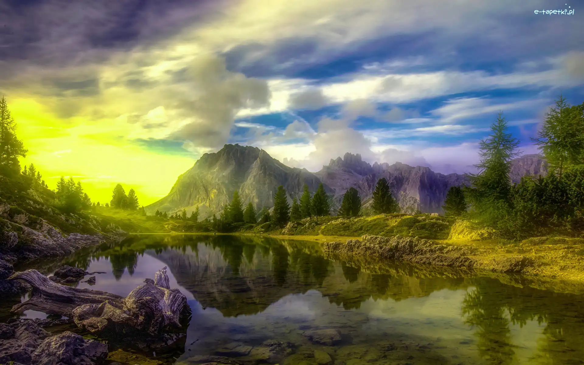 Lago Limides, Dolomity, Włochy, Zachód słońca, Jezioro, Chmury, Drzewa, Góry
