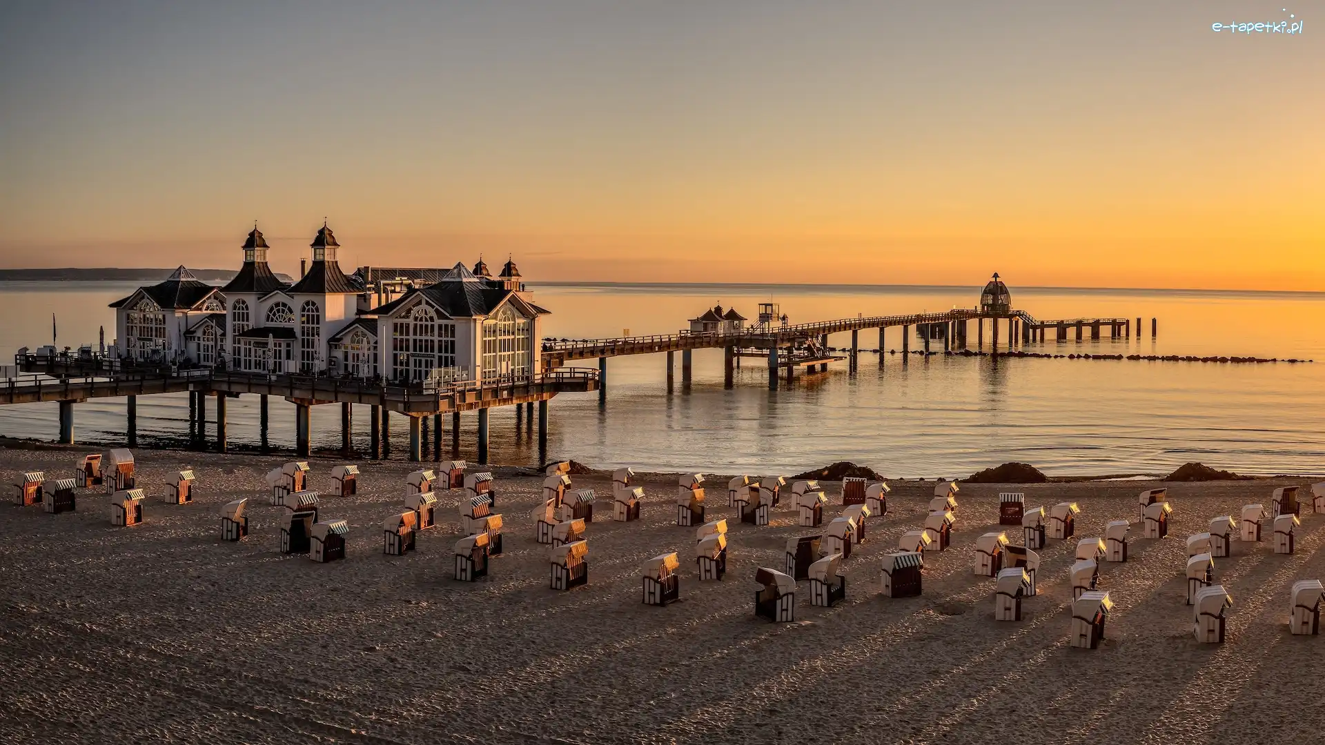 Sellin, Morze Bałtyckie, Niemcy, Molo, Restauracja, Plaża, Kosze plażowe, Wschód słońca, Kawiarnia, Wyspa Rugia