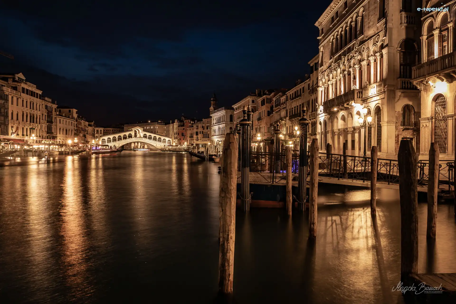 Most Rialto, Oświetlone, Włochy, Wenecja, Domy, Kanał, Canal Grande, Noc
