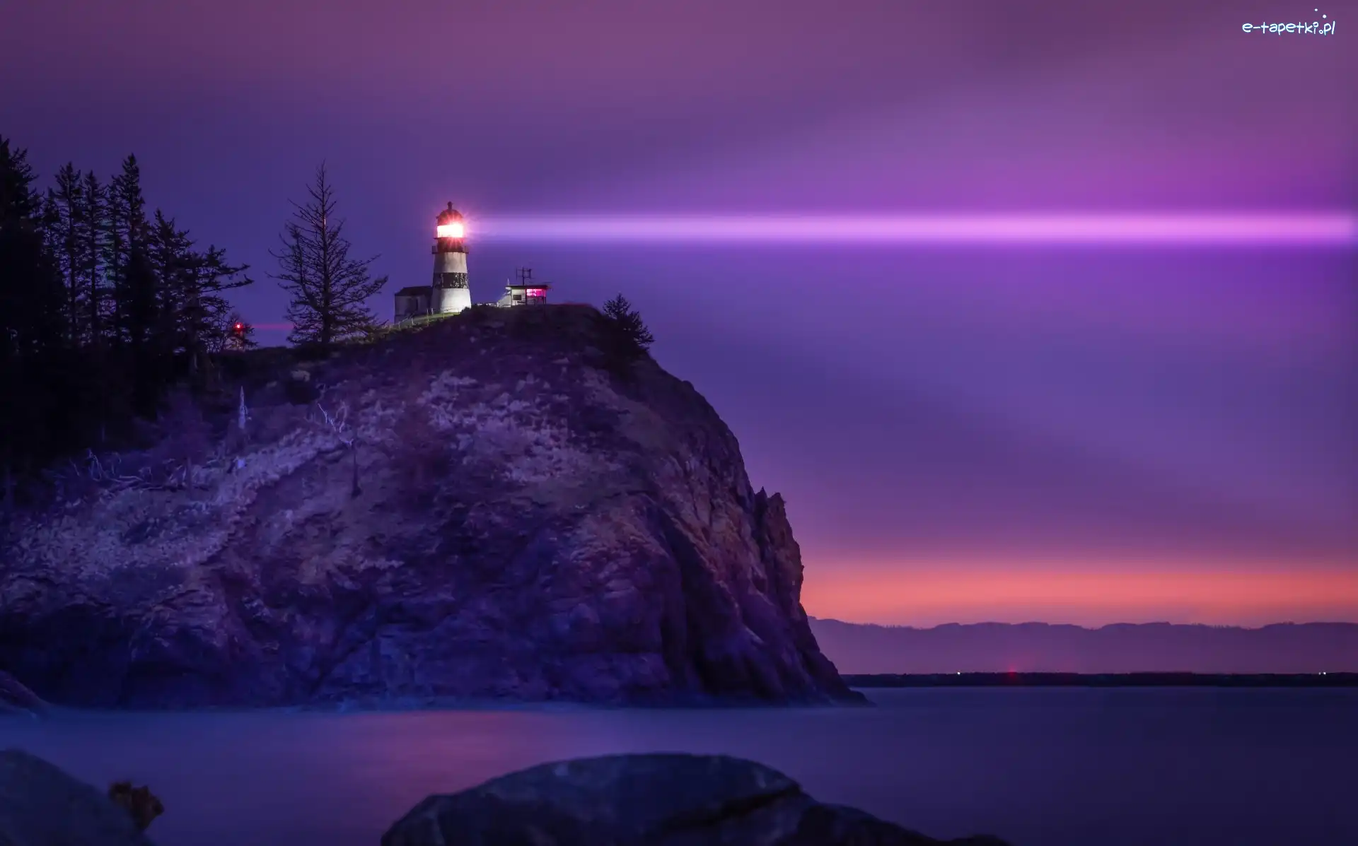 Noc, Cape Disappointment Lighthouse, Stany Zjednoczone, Morze, Światła, Skała, Drzewa, Latarnia morska, Smuga, Stan Waszyngton