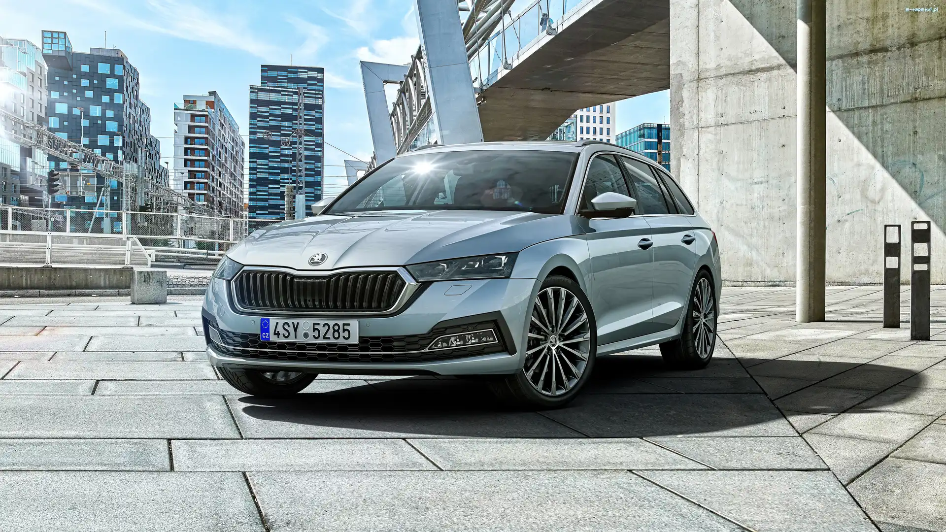 Wieżowce, 2020, Skoda Octavia Combi