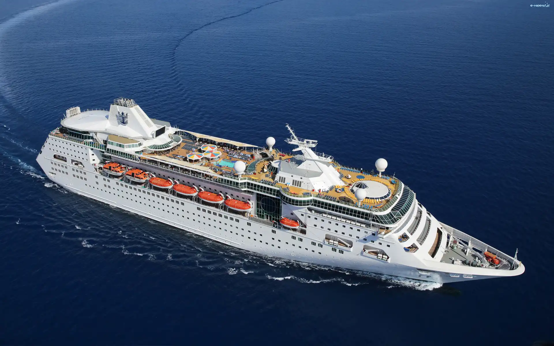 Morze, Statek pasażerski, MS Empress of the Seas